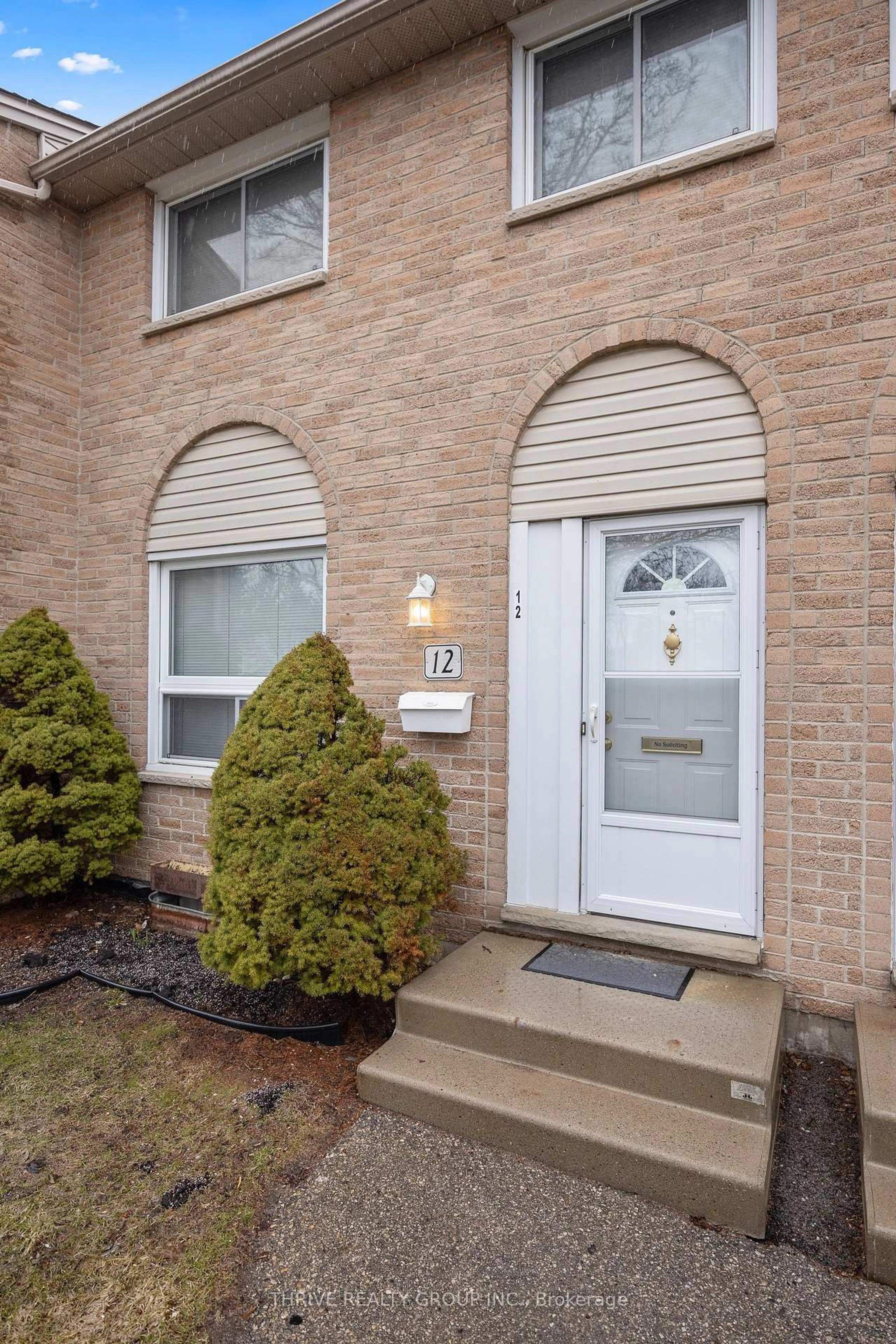 Indoor entryway for 210 Carlyle Dr #12, London East Ontario N5V 3M9