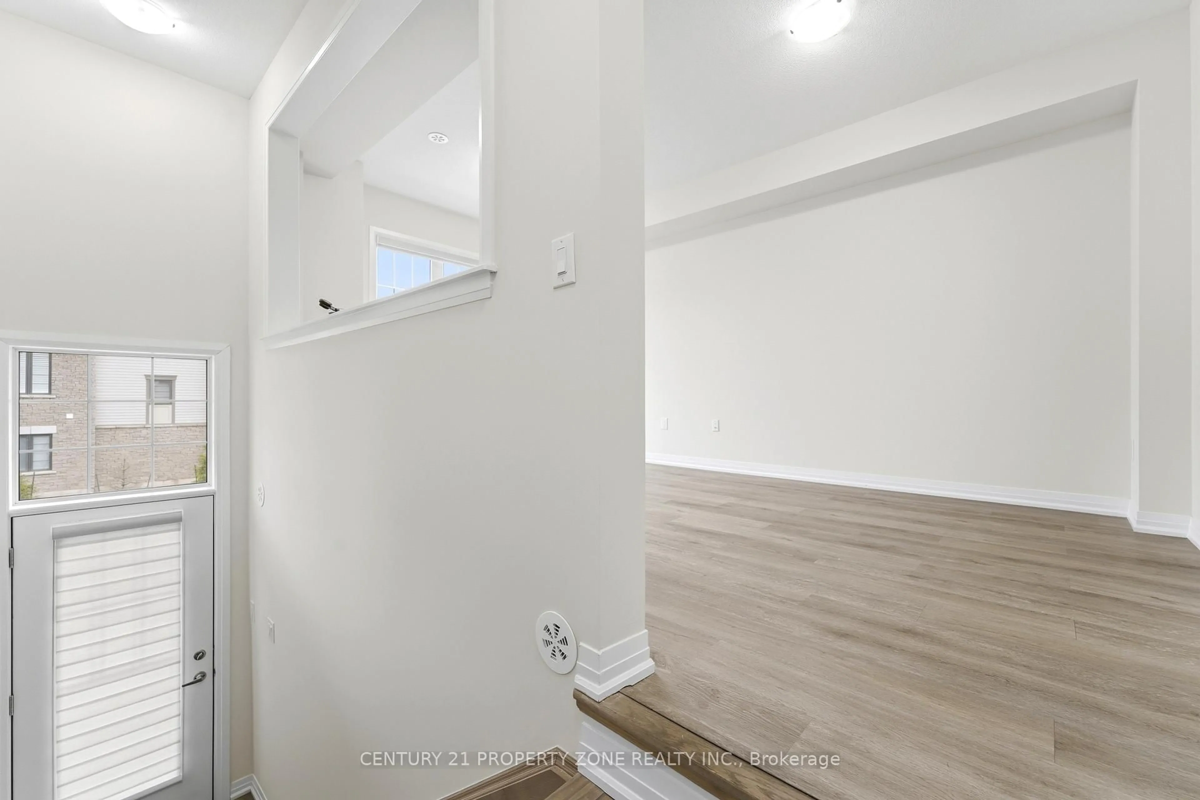 Indoor entryway for 185 Bedrock Dr #36, Hamilton Ontario L8J 0M5