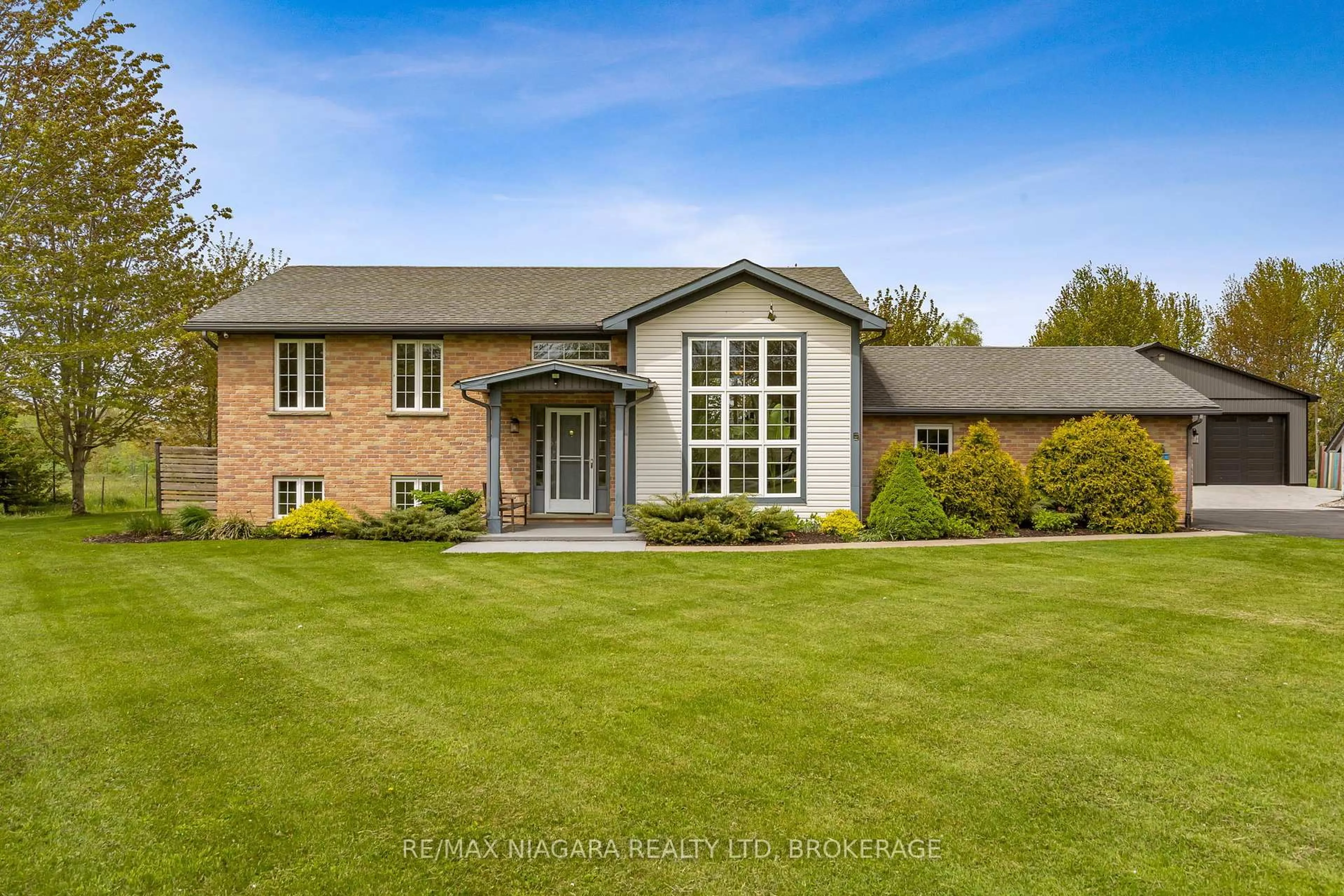 Home with brick exterior material, unknown for 11660 Belleview Beach Rd, Wainfleet Ontario L0S 1V0