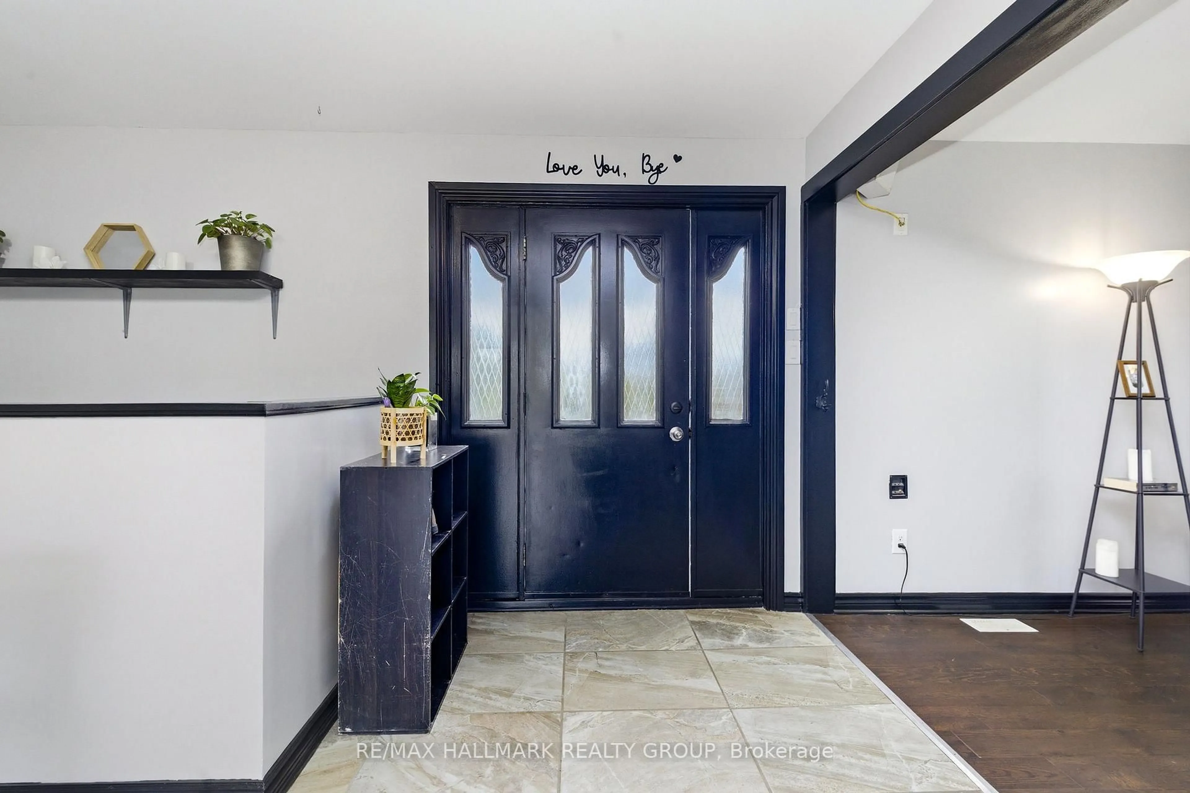 Indoor entryway for 1509 Drummond Con 6b Concession, Perth Ontario K7H 3C9