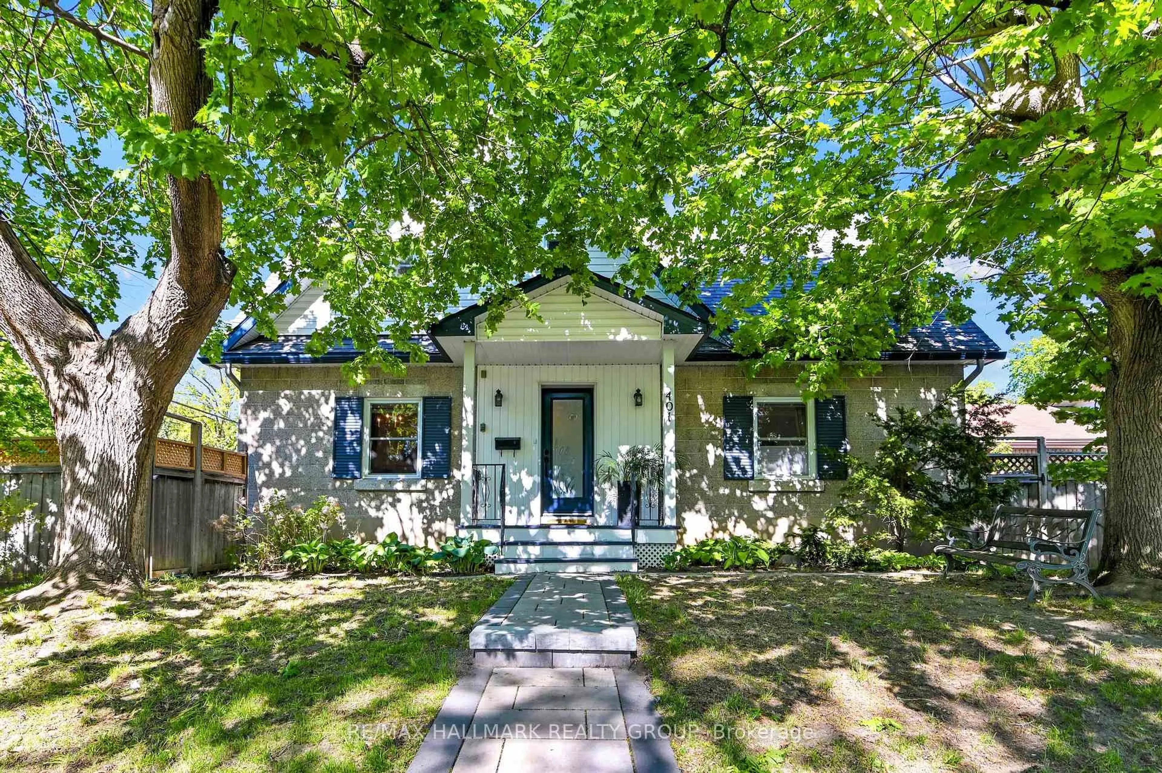 Unknown for 401 Richardson Ave, Ottawa Ontario K2B 5G7