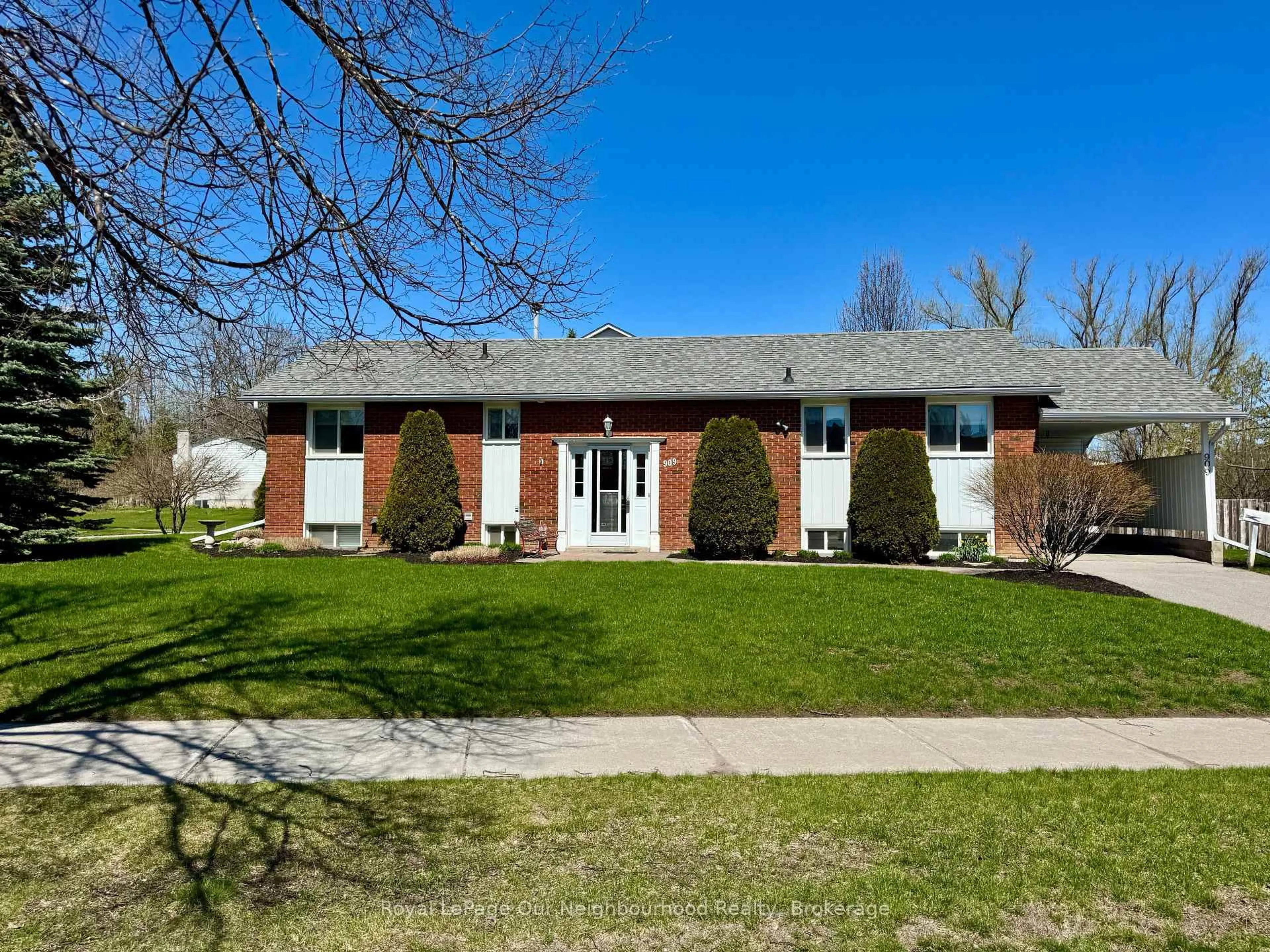 Home with brick exterior material, street for 909 Whitefield Dr, Peterborough Ontario K9J 7W1