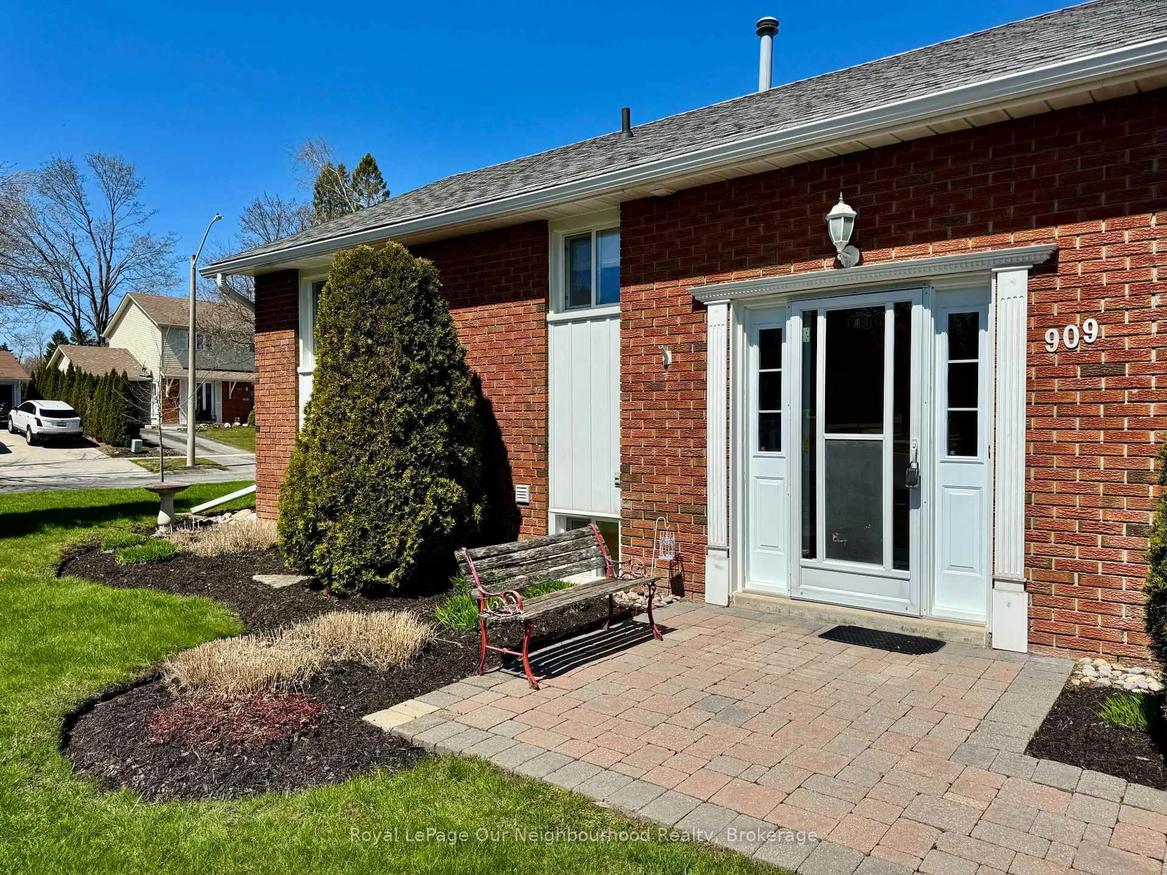Home with brick exterior material, street for 909 Whitefield Dr, Peterborough Ontario K9J 7W1