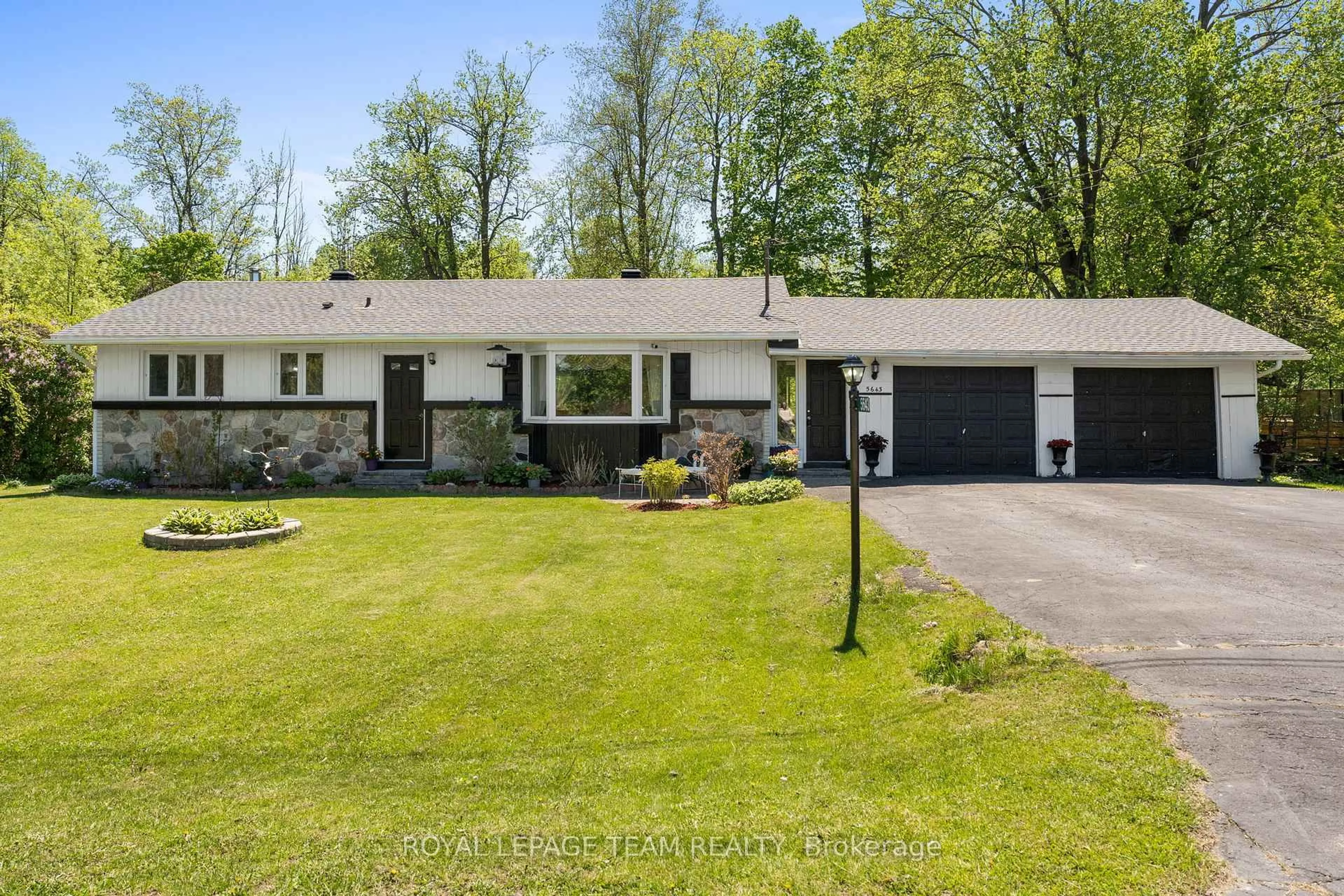 Unknown for 5643 Ficko Cres, Ottawa Ontario K1X 1H3