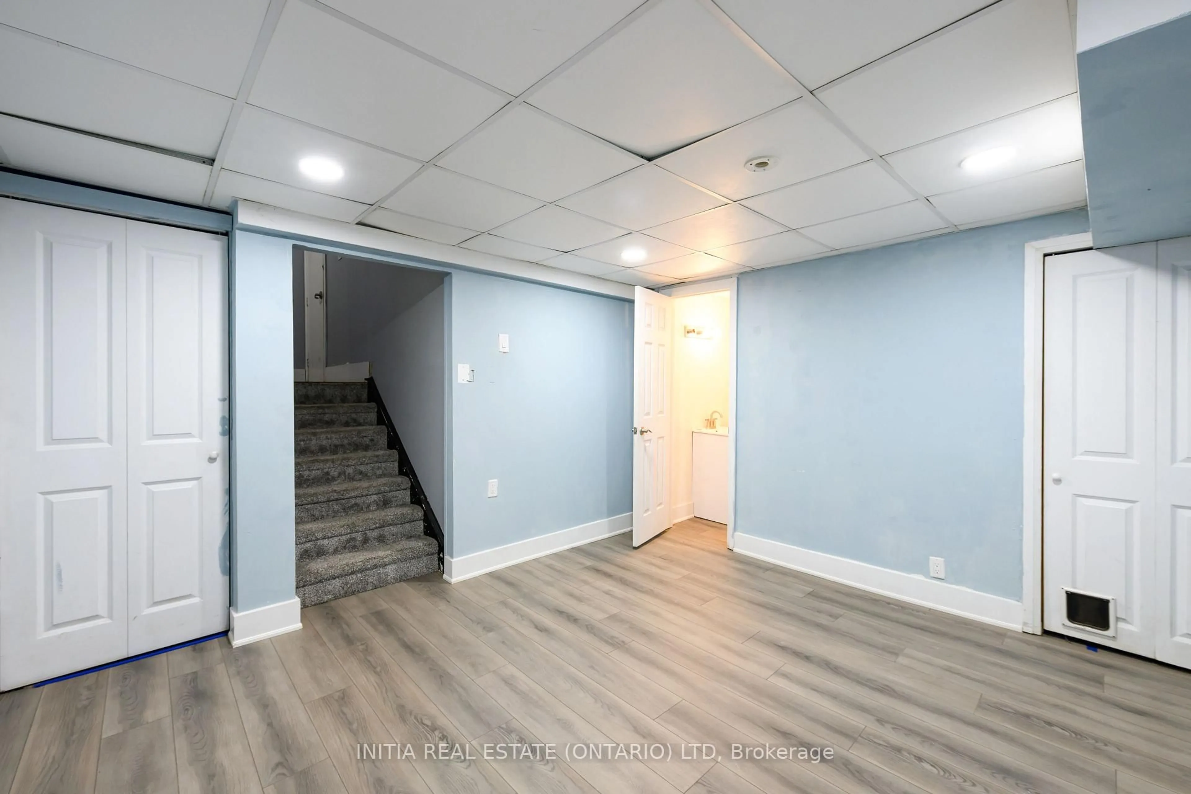 A pic of a room for 28 Chiddington Gate, London South Ontario N6C 4Y3