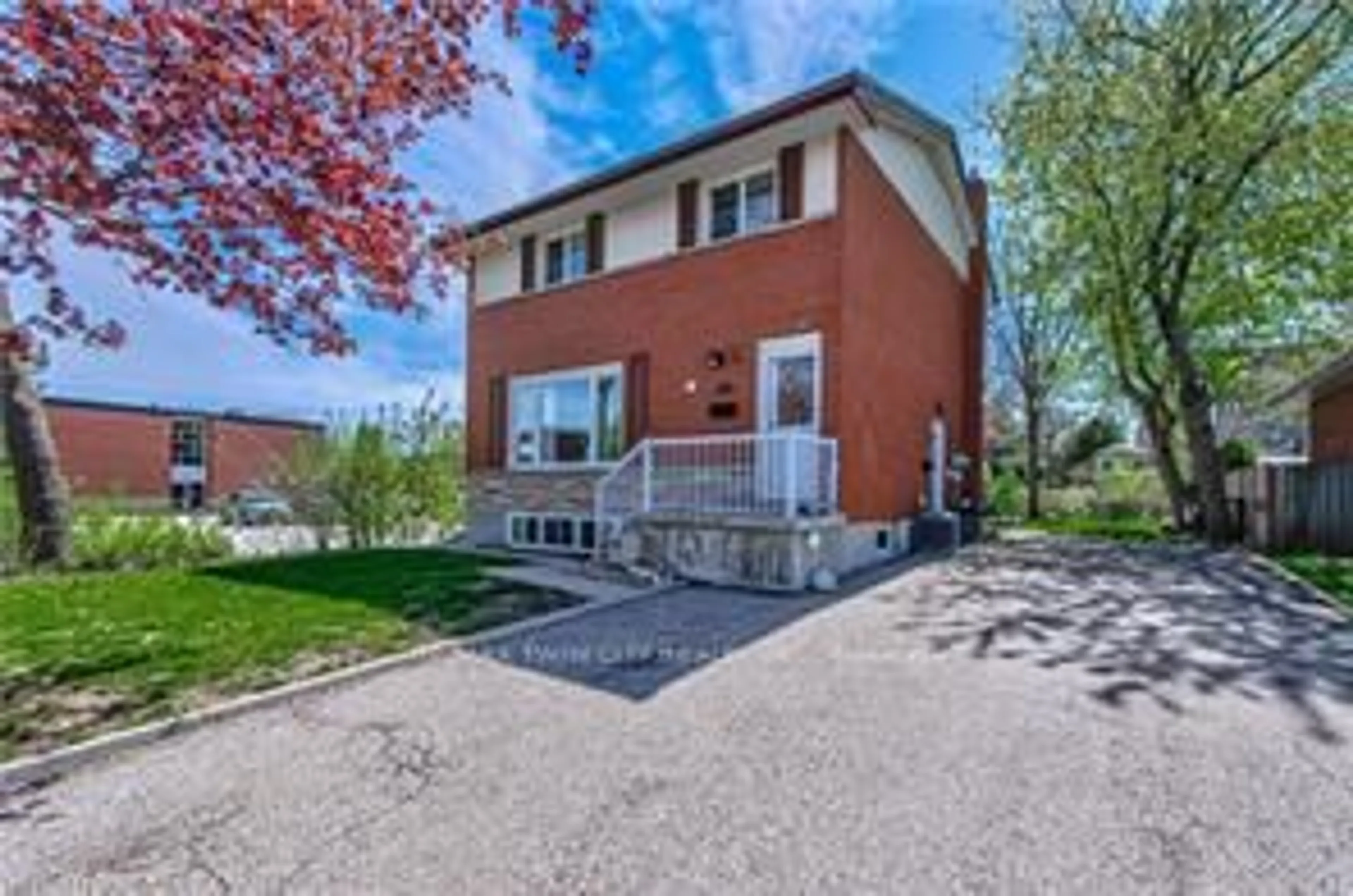 Home with brick exterior material, street for 37 Gottscheer Crt, Kitchener Ontario N2M 3L3