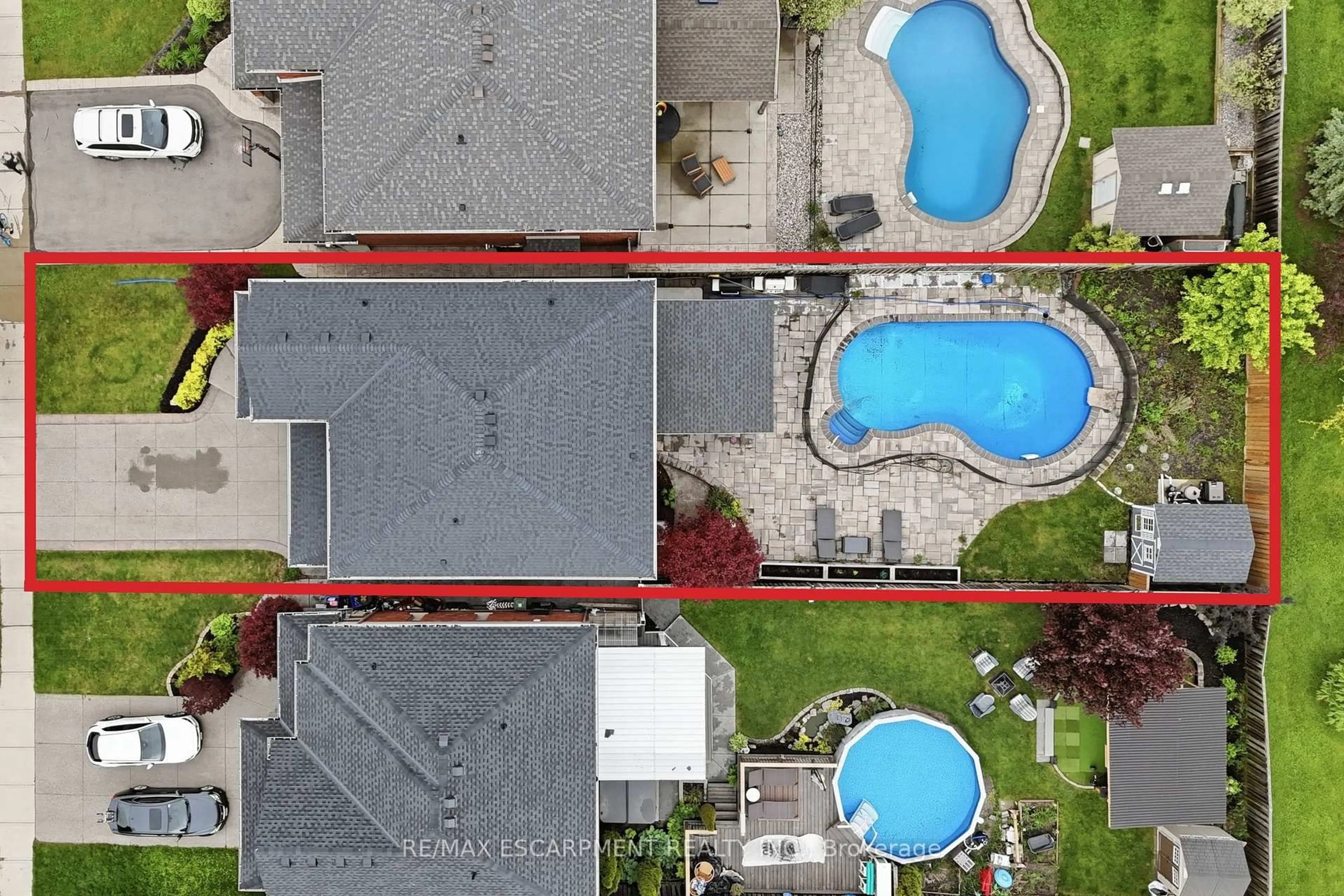A pic from outside/outdoor area/front of a property/back of a property/a pic from drone, unknown for 57 Tanglewood Dr, Hamilton Ontario L0R 1C0