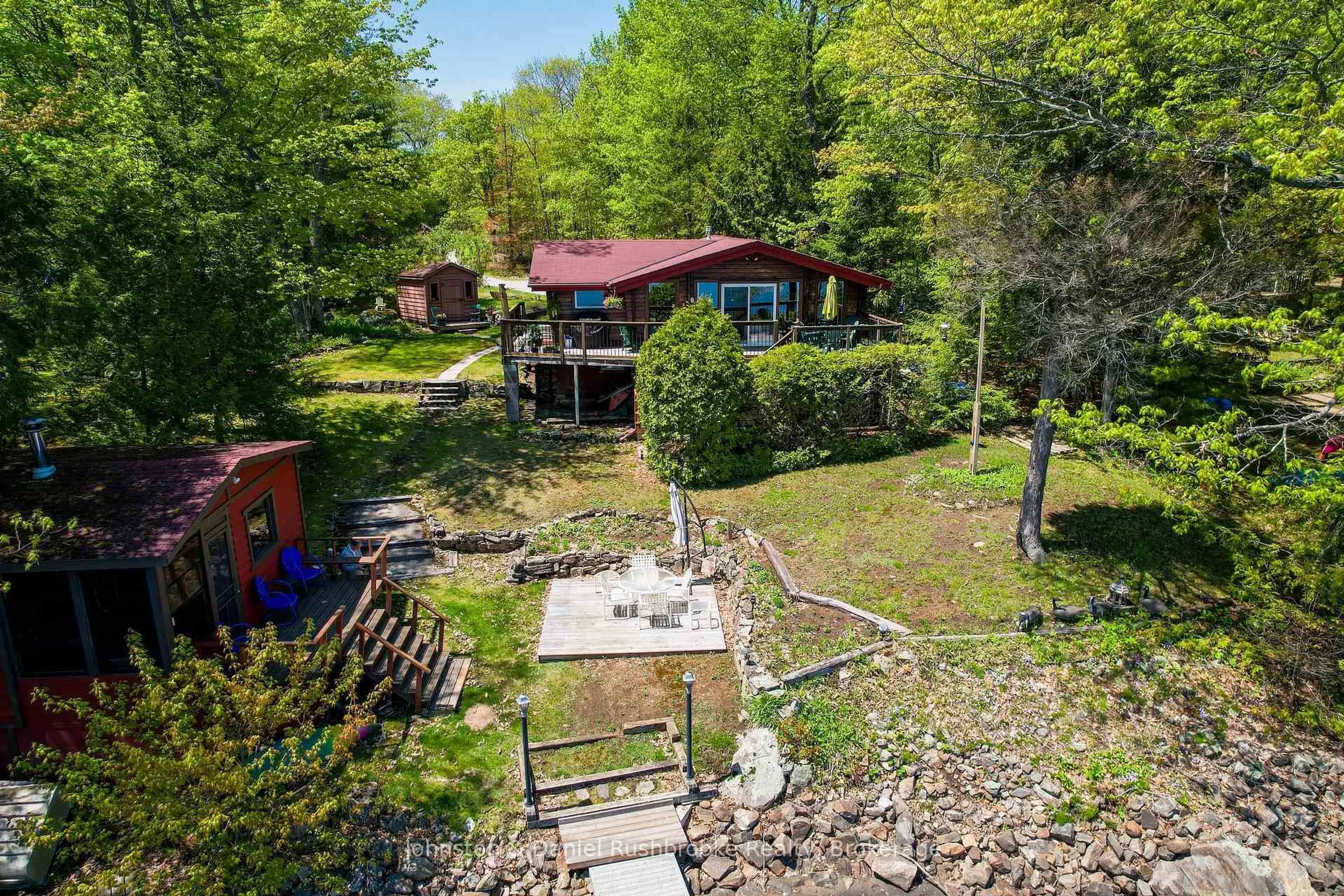 A pic from outside/outdoor area/front of a property/back of a property/a pic from drone, unknown for 1103 N Morrison Lake Rd, Gravenhurst Ontario P0E 1G0