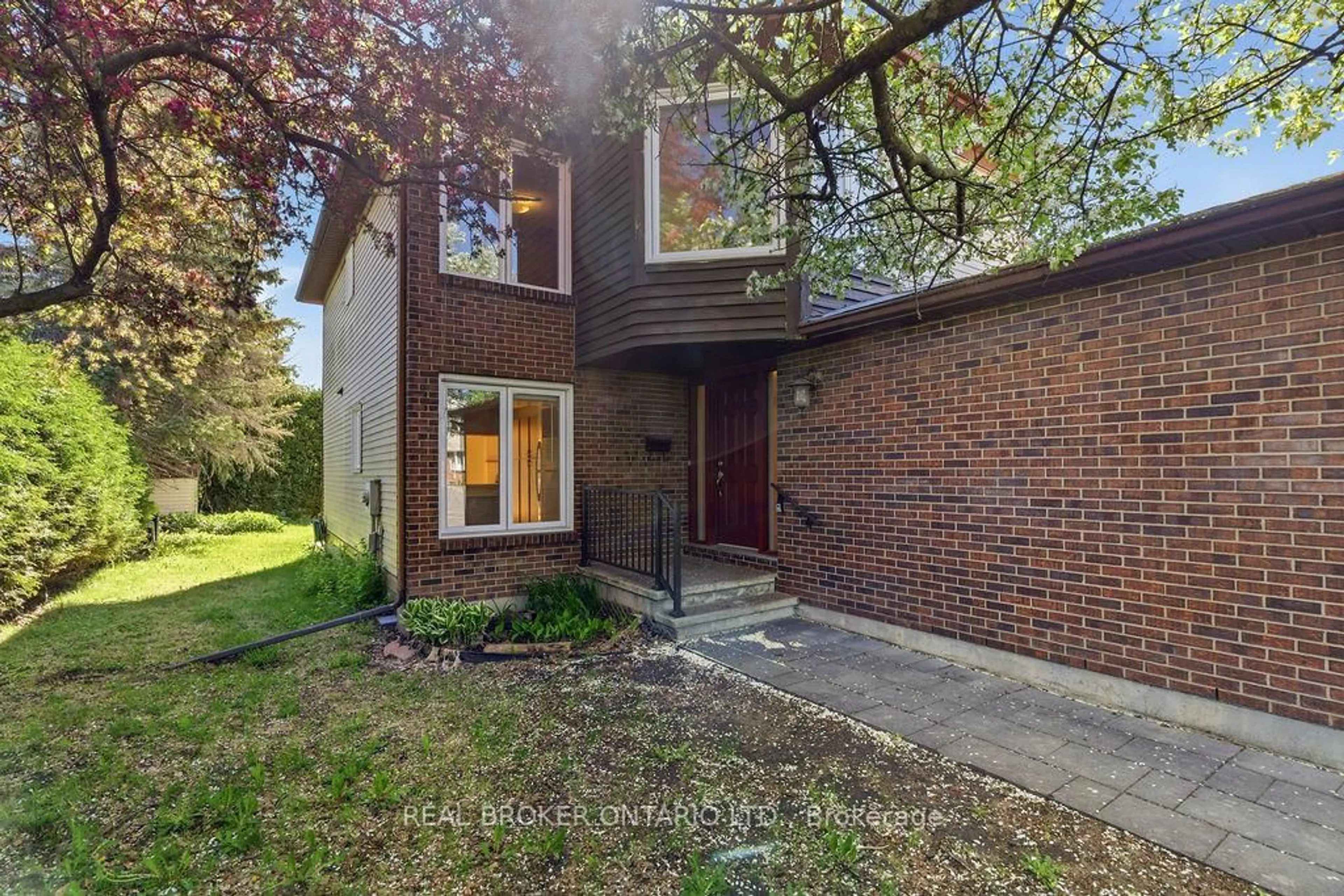 Home with brick exterior material, street for 330 Fernleaf Cres, Orleans Ontario K1E 2Z4