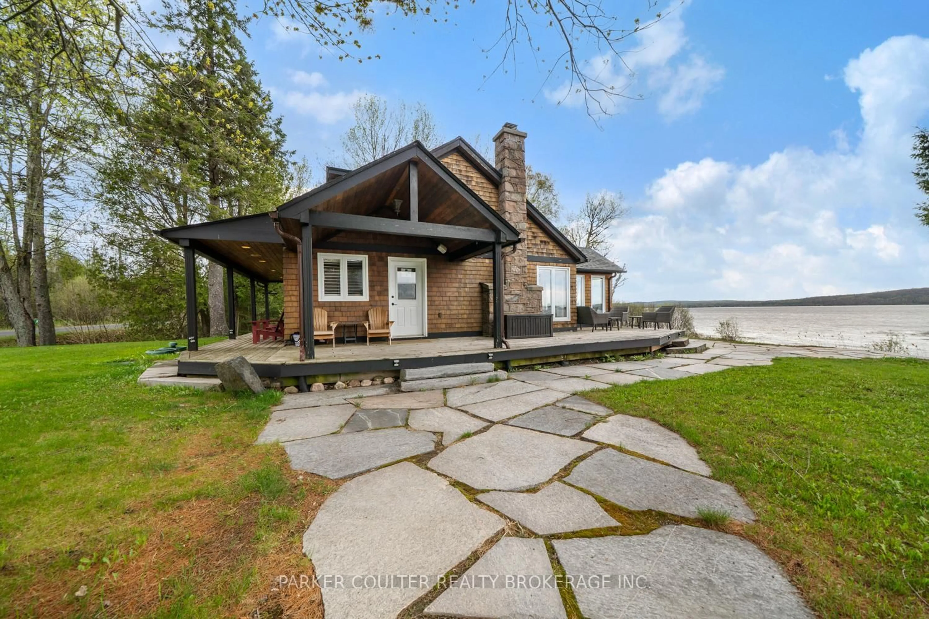 Patio, water/lake/river/ocean view for 89 High Rock Dr, Sundridge Ontario P0A 1Z0