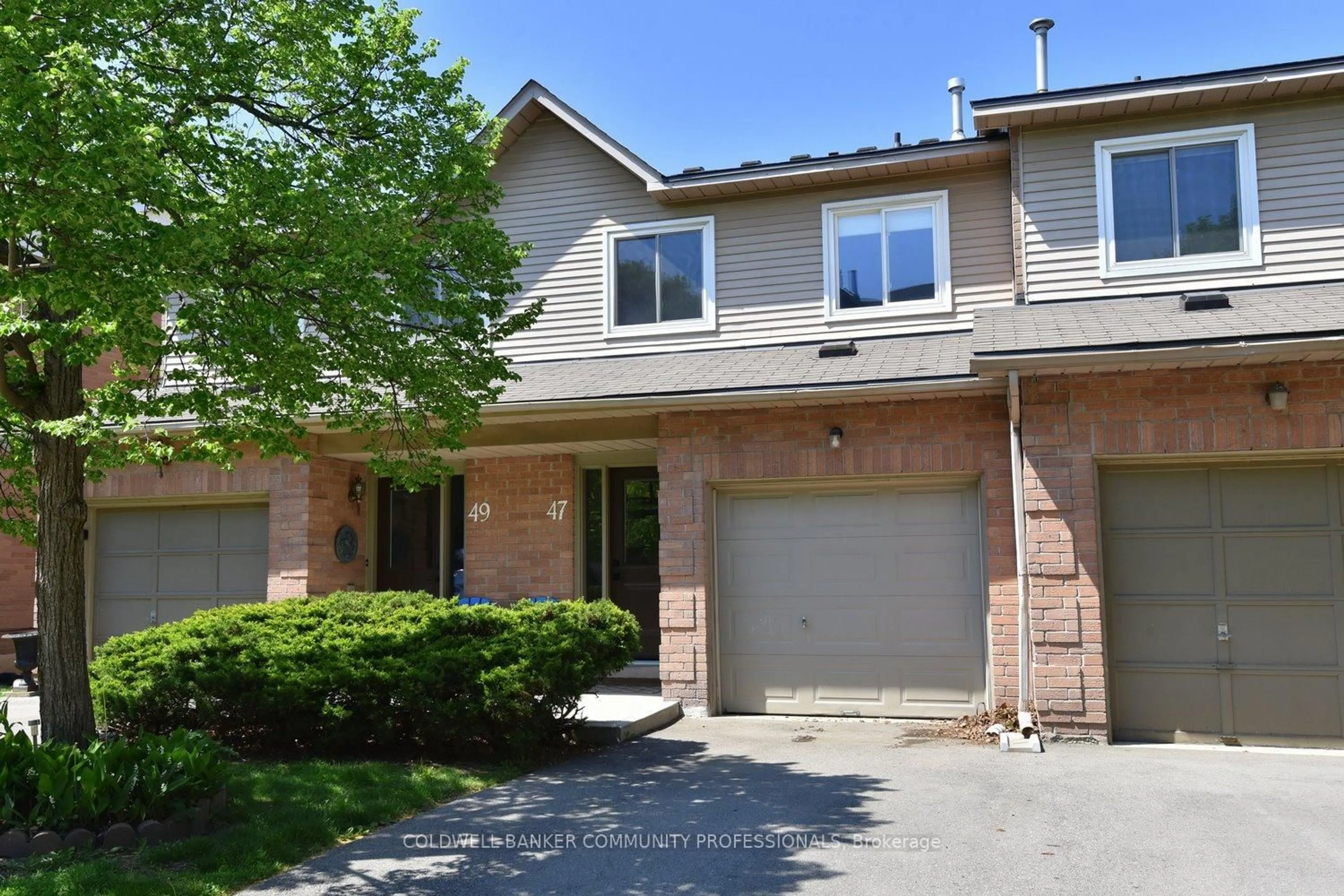 Home with brick exterior material, street for 26 Moss Blvd #47, Hamilton Ontario L9H 6W8
