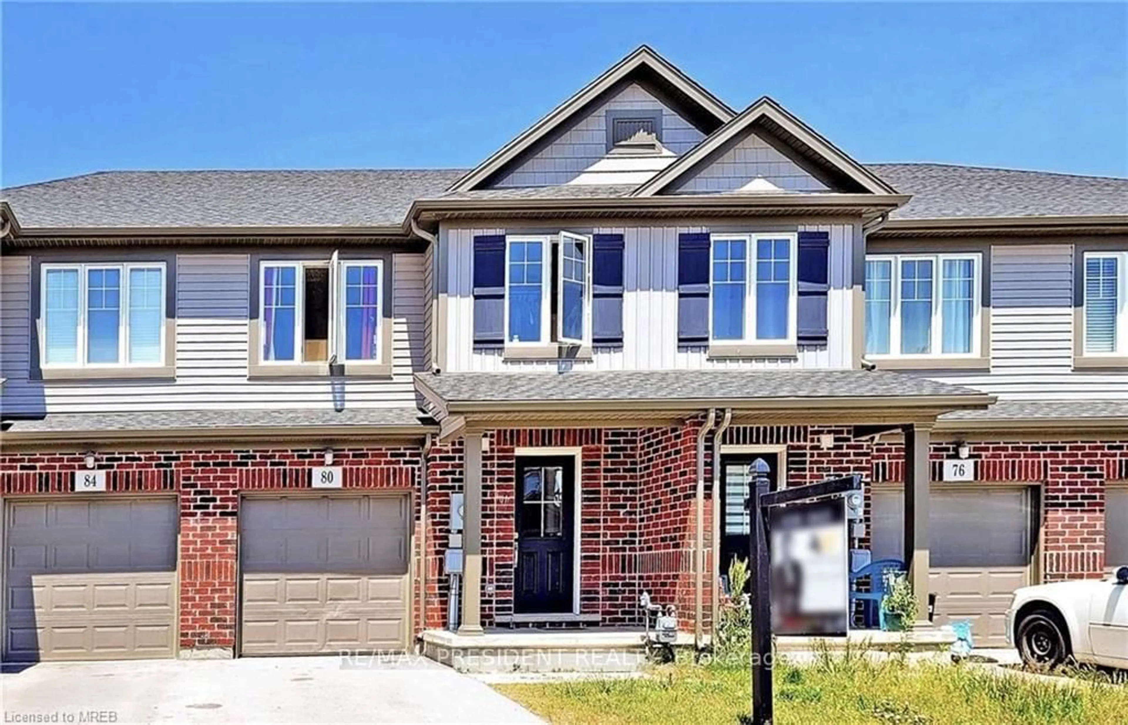 Home with brick exterior material, street for 80 Monarch St, Welland Ontario L3C 0E6