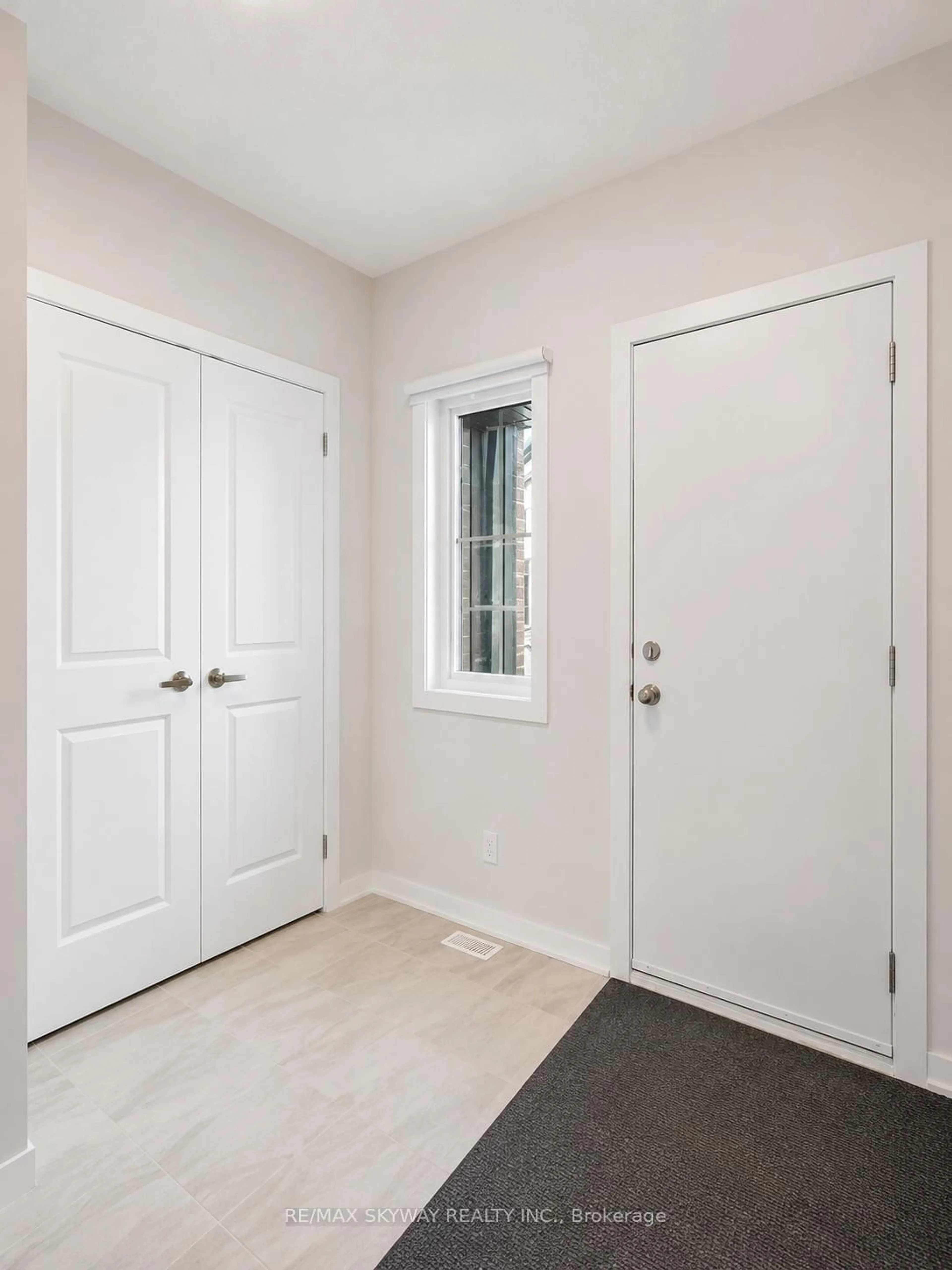 Indoor entryway for 5 Trailside Dr, Haldimand Ontario N0A 1S0