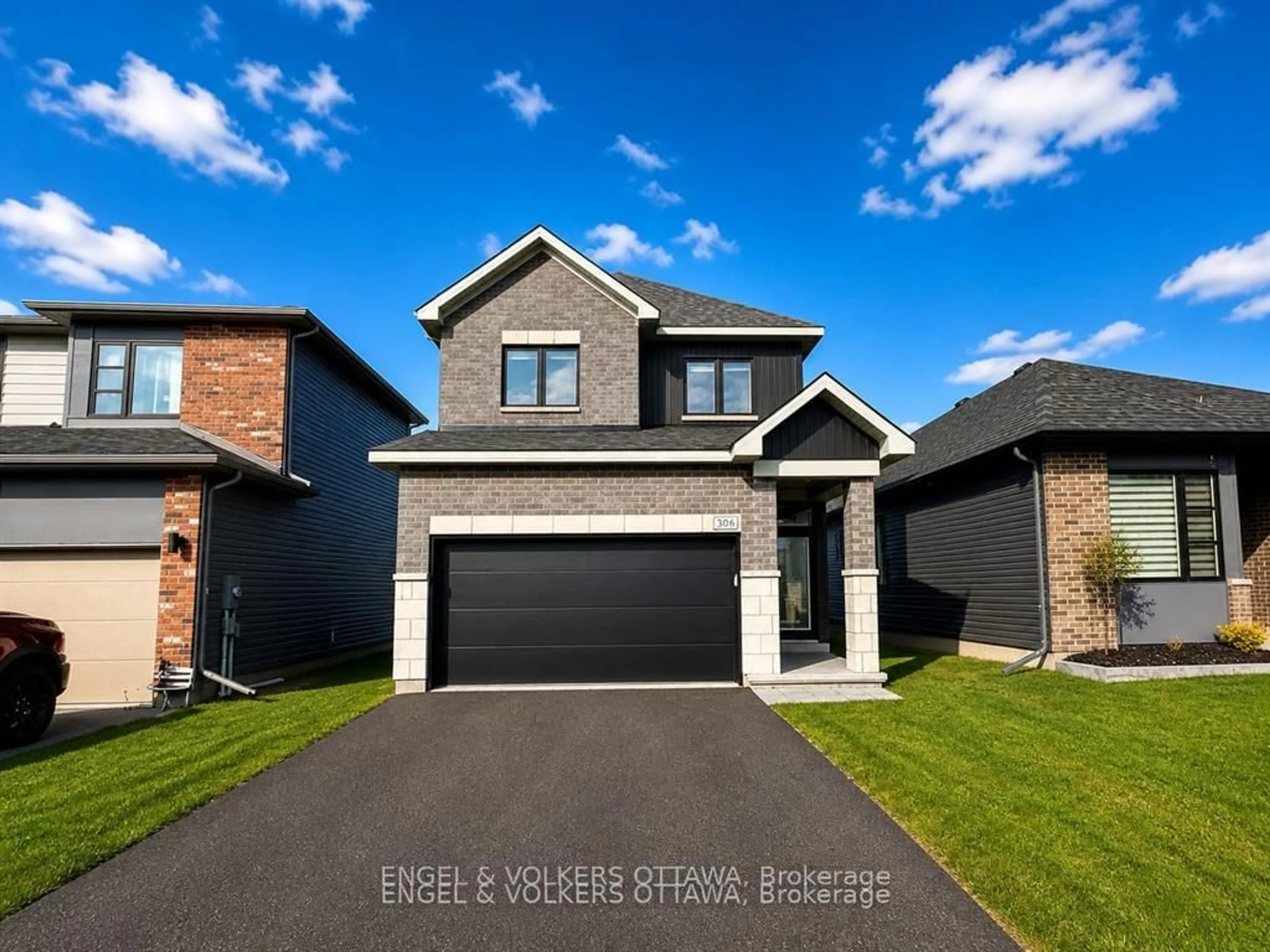 Home with brick exterior material, street for 306 Oakmont Dr, North Grenville Ontario K0G 1J0