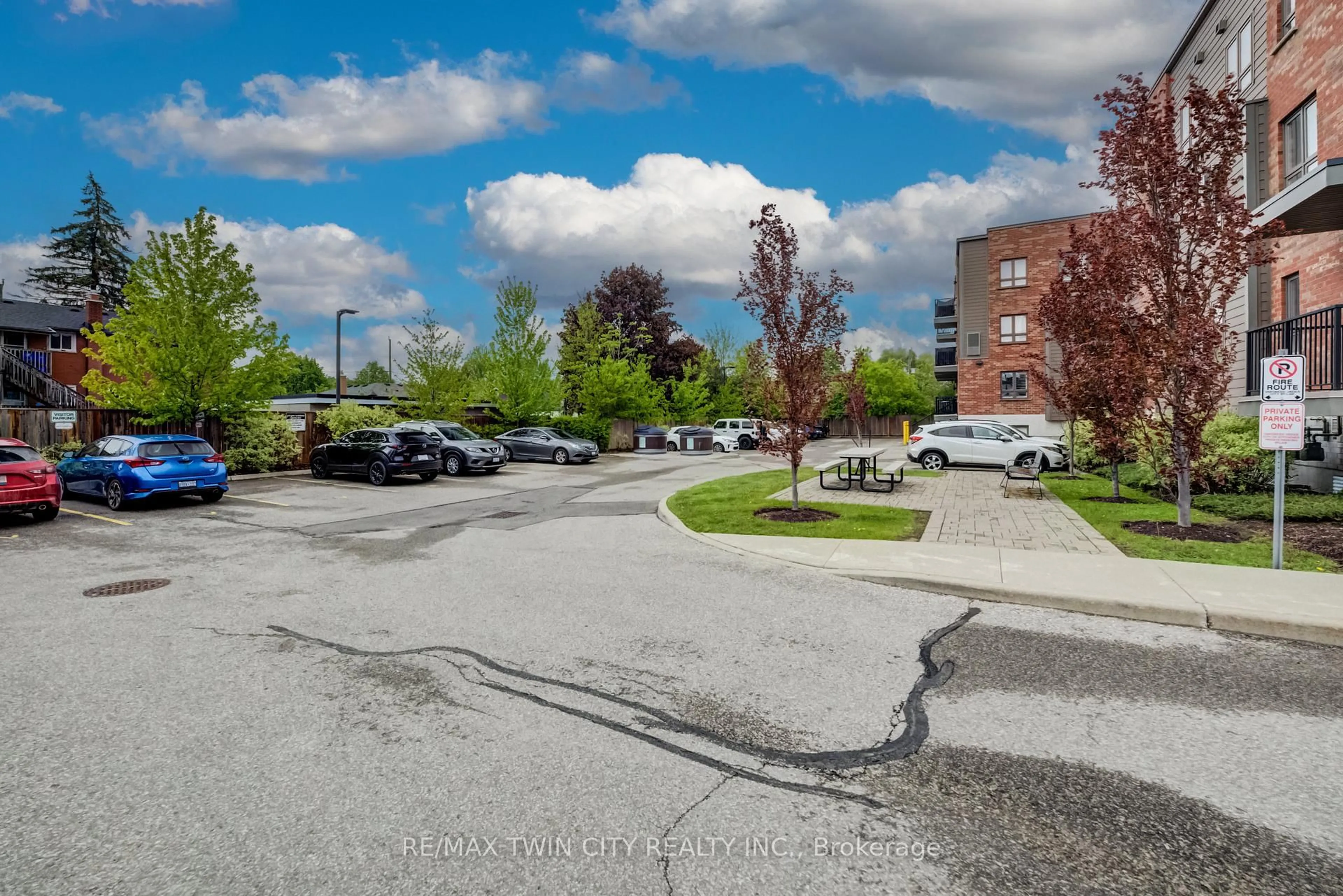 Unknown for 361 Lancaster St ##B7, Kitchener Ontario N2H 0C1