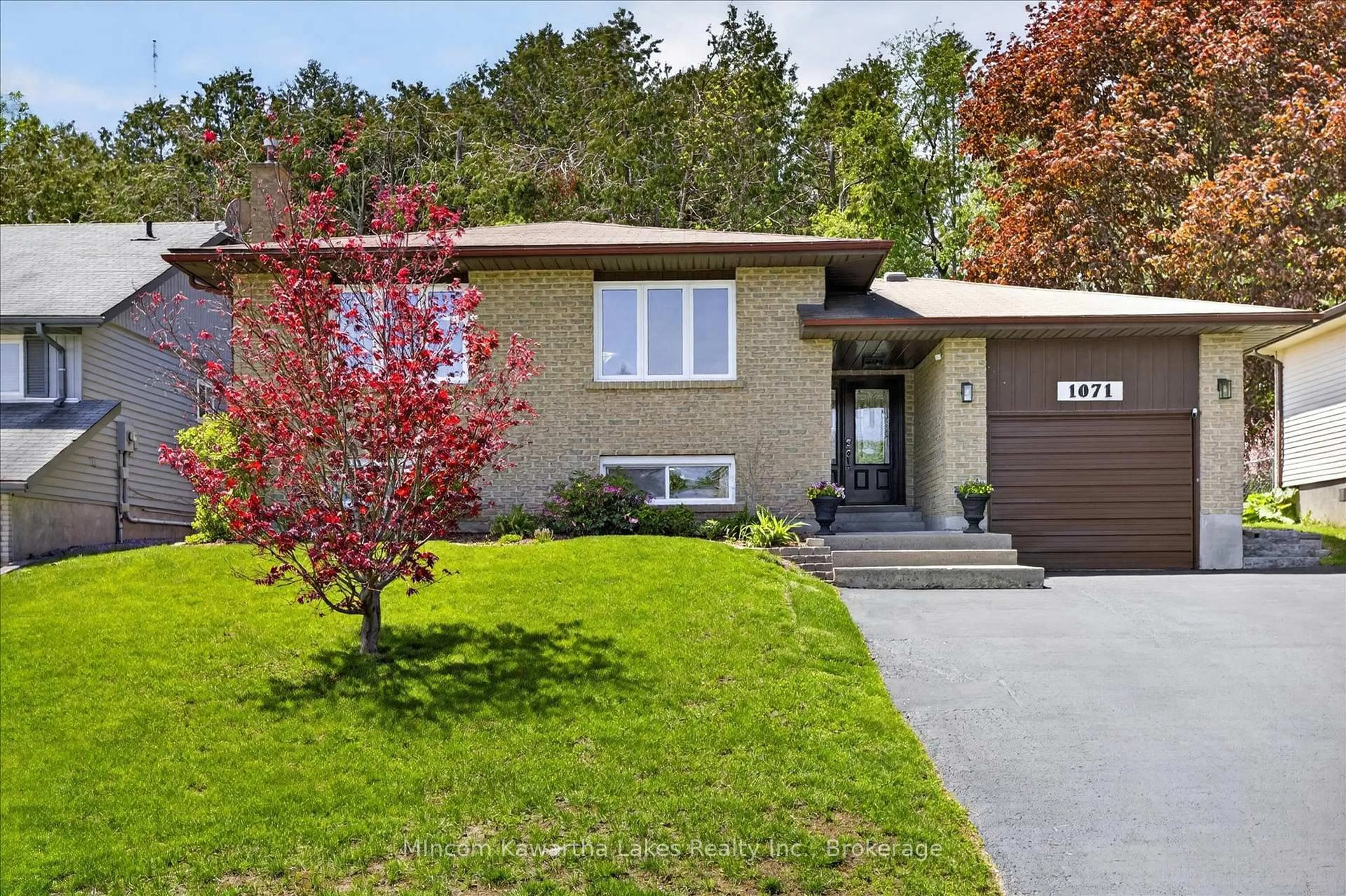 Home with brick exterior material, street for 1071 Danita Blvd, Peterborough Ontario K9J 7K7