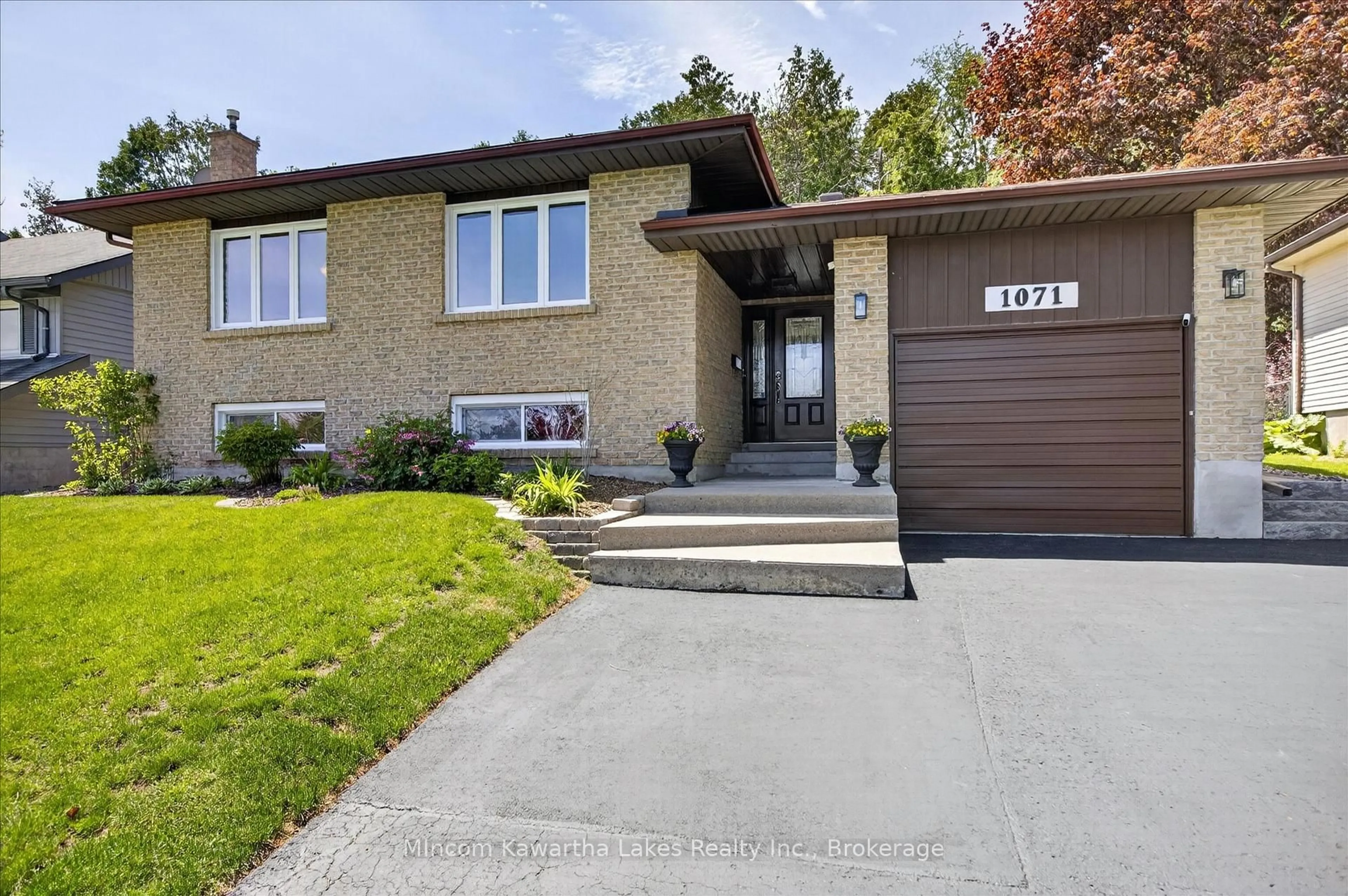 Home with brick exterior material, street for 1071 Danita Blvd, Peterborough Ontario K9J 7K7
