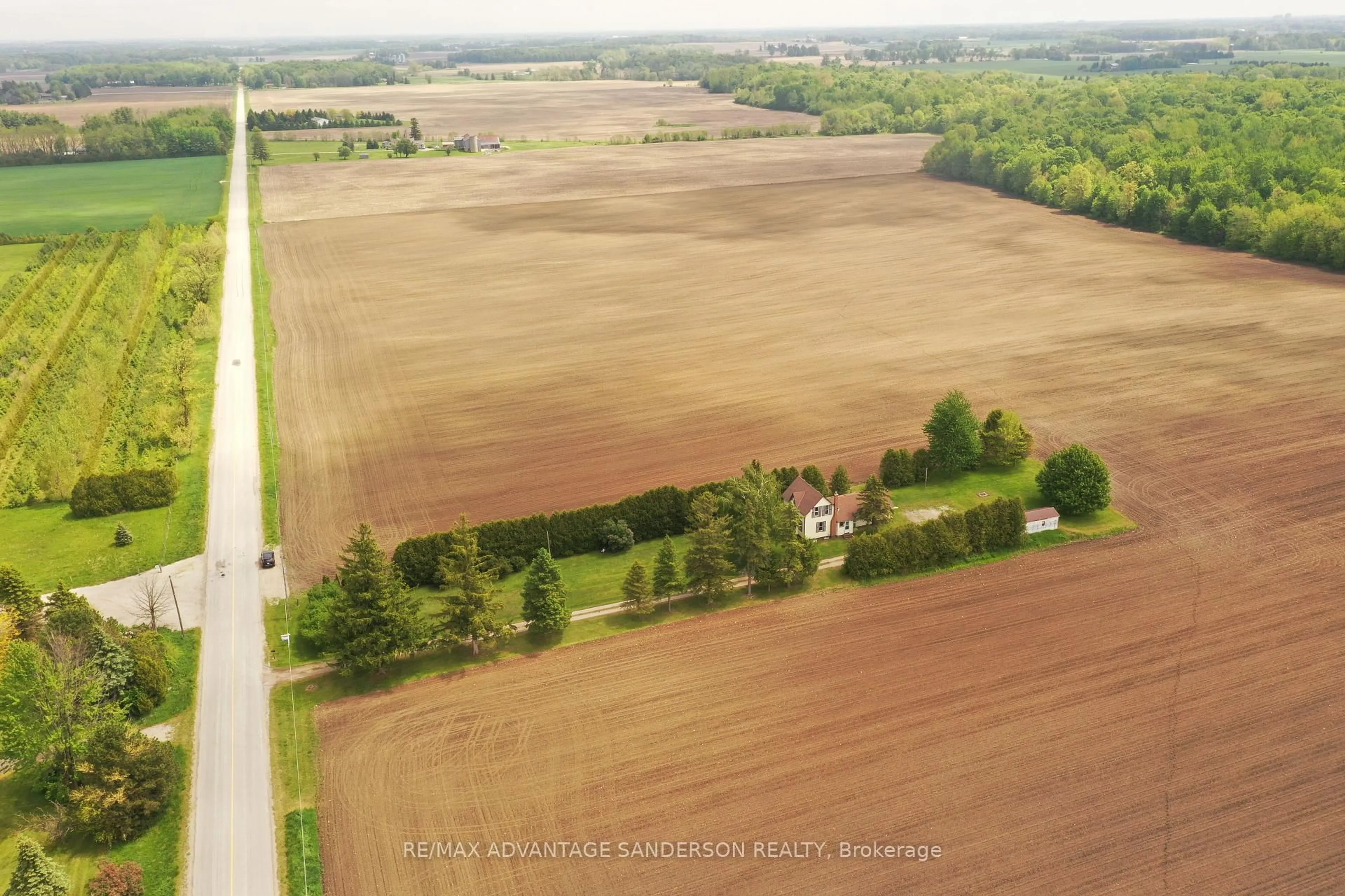 A pic from outside/outdoor area/front of a property/back of a property/a pic from drone, unknown for 11065 Sinclair Dr, Middlesex Centre Ontario N0M 2A0