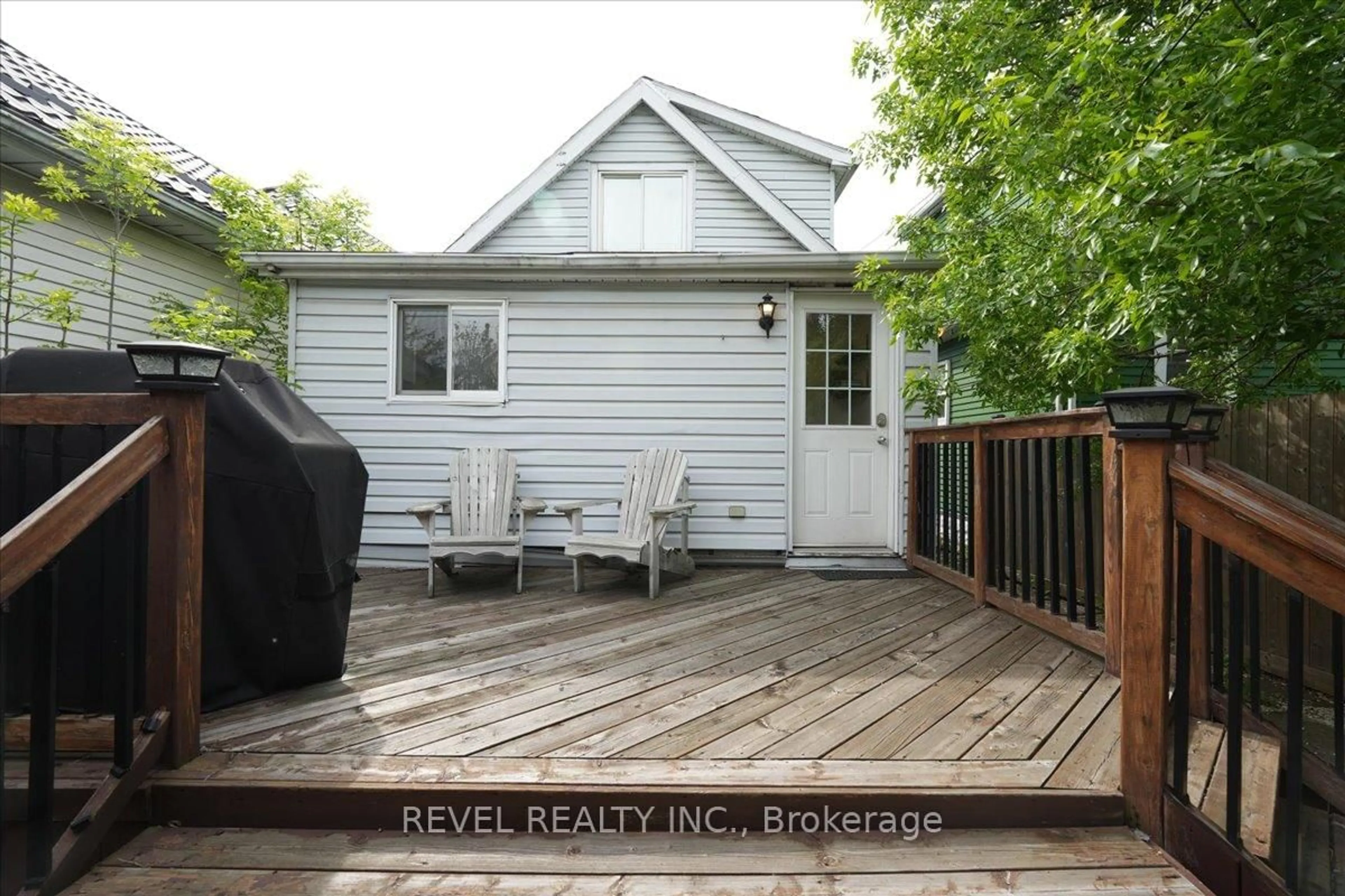 Patio, water/lake/river/ocean view for 236 Cope St, Hamilton Ontario L8H 5B5
