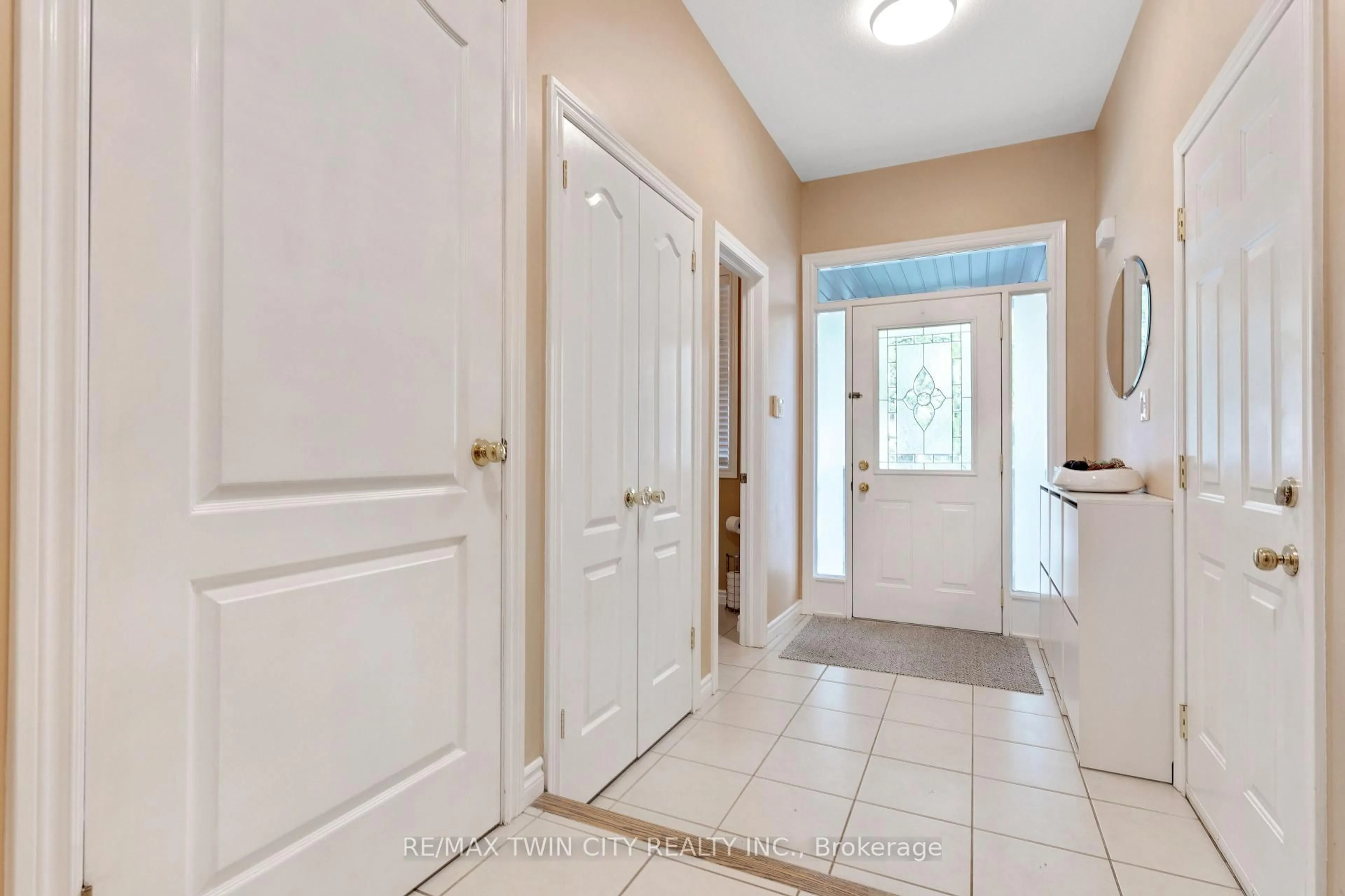 Indoor entryway for 35 Coopershawk St, Kitchener Ontario N2K 4J7