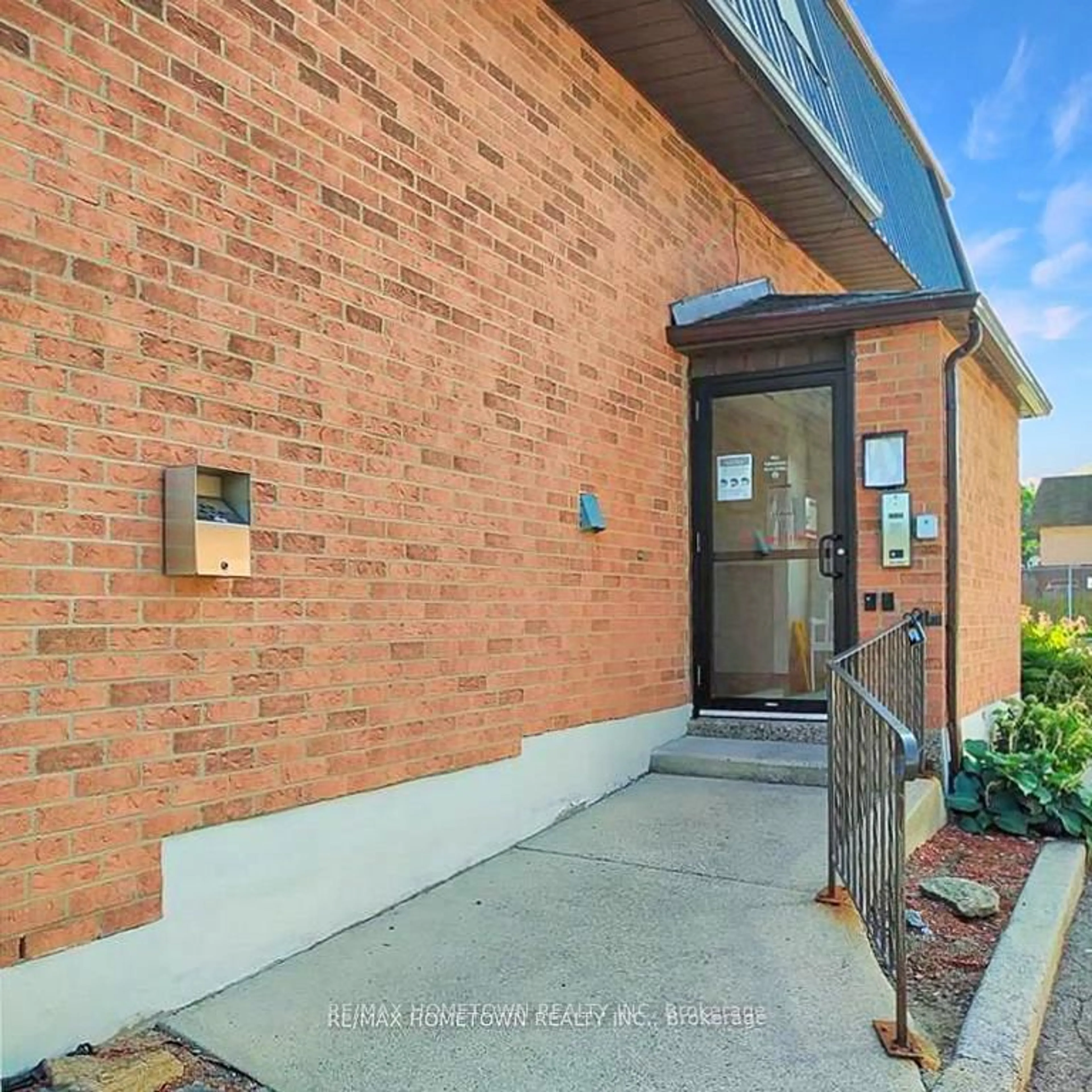 Unknown for 819 Macodrum Dr #6, Brockville Ontario K6V 6P6