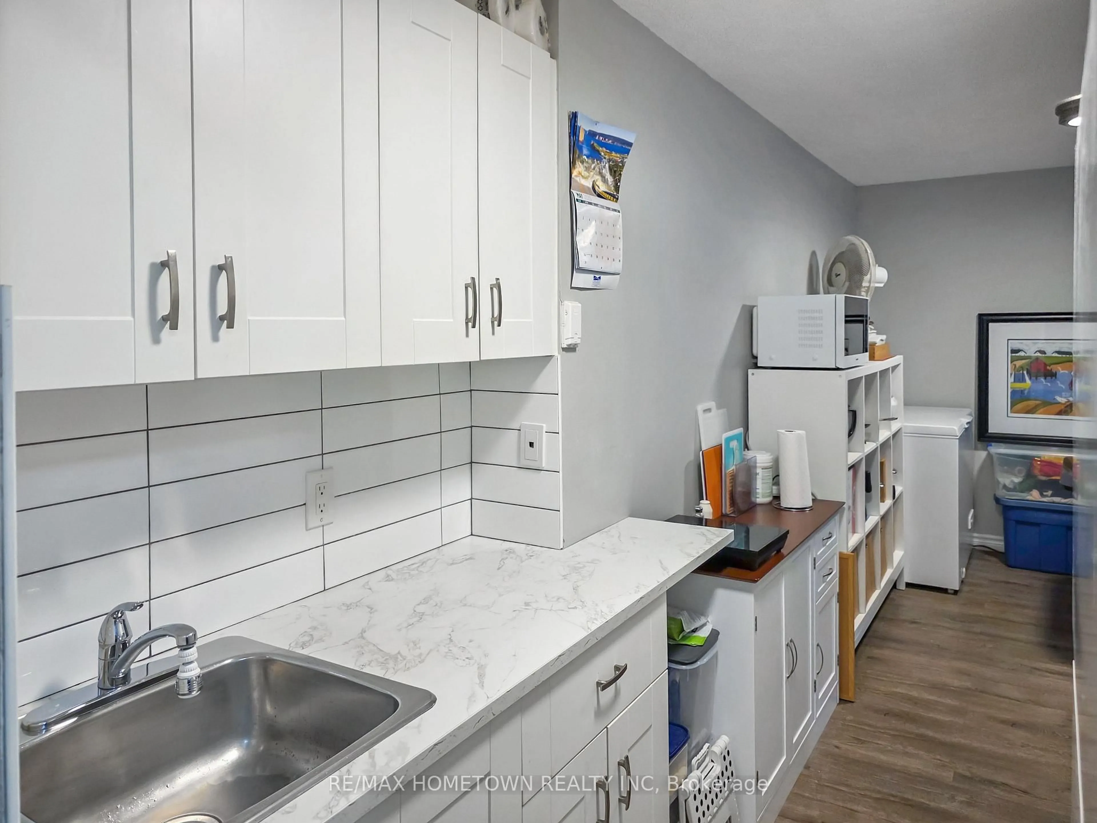 Standard kitchen, ceramic/tile floor for 819 Macodrum Dr #6, Brockville Ontario K6V 6P6