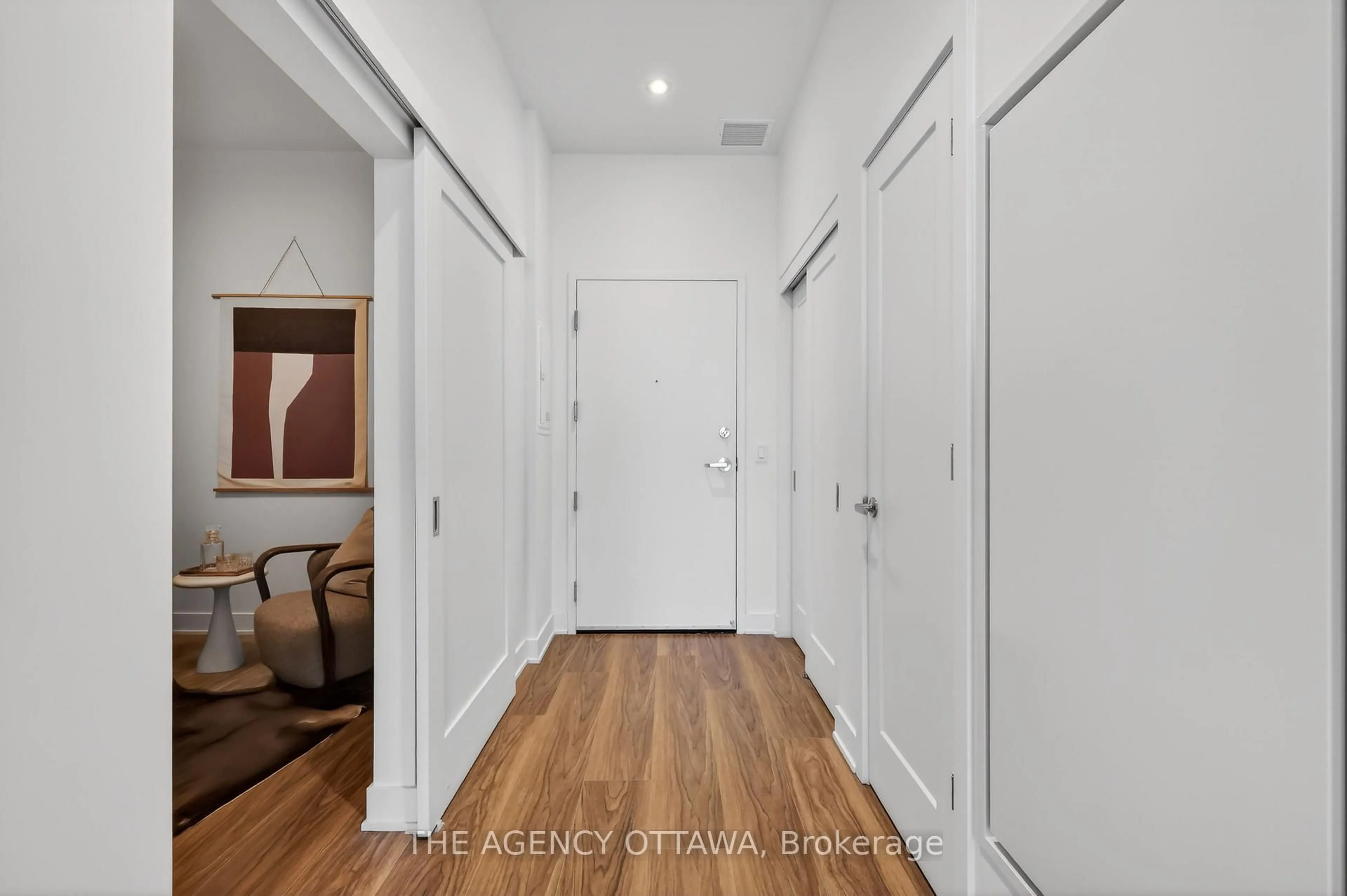 Indoor entryway for 3071 Riverside Dr #107, Ottawa Ontario K1V 9R2