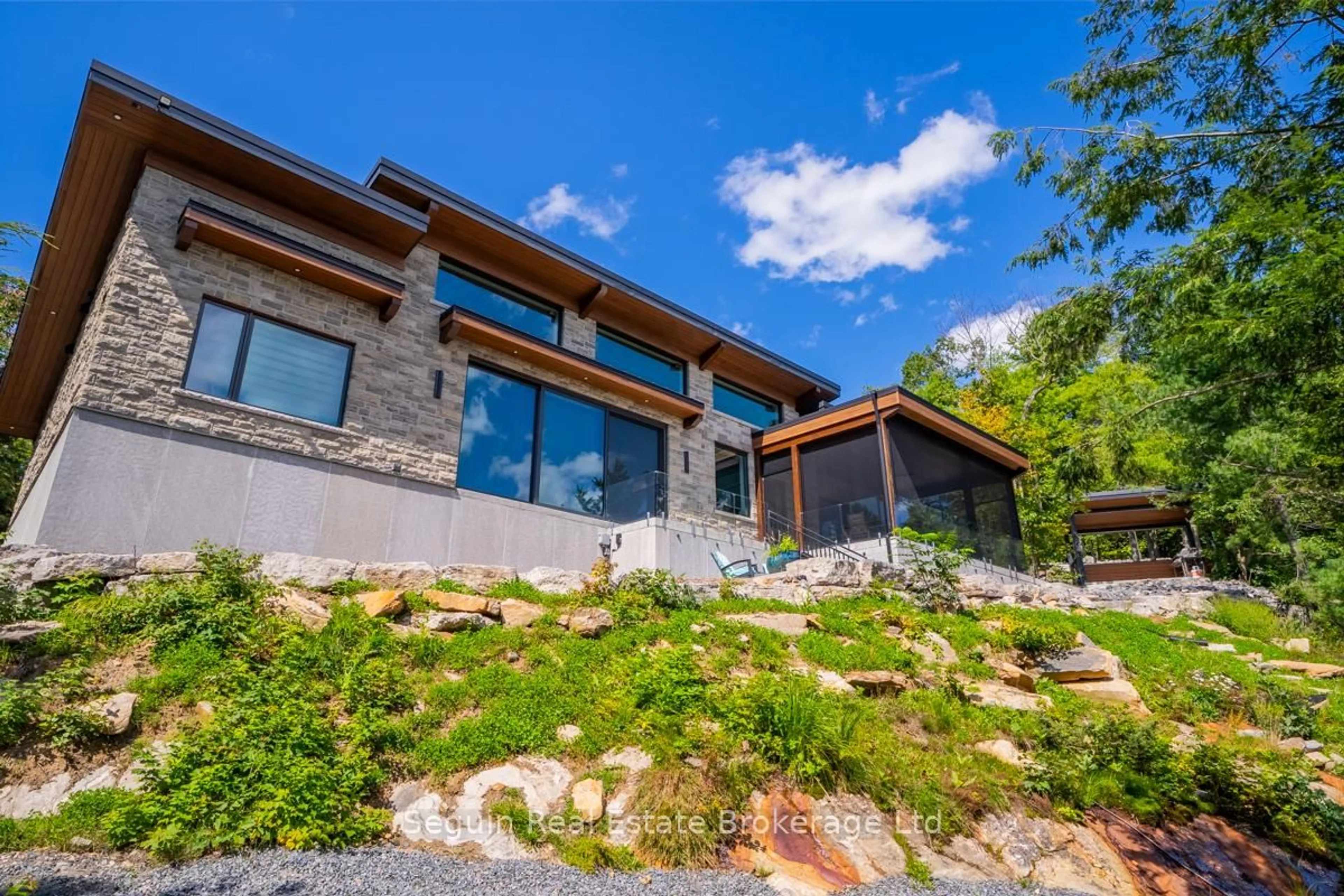 Home with brick exterior material, mountain view for 119 Tolpts Rd, The Archipelago Ontario P2A 0B7
