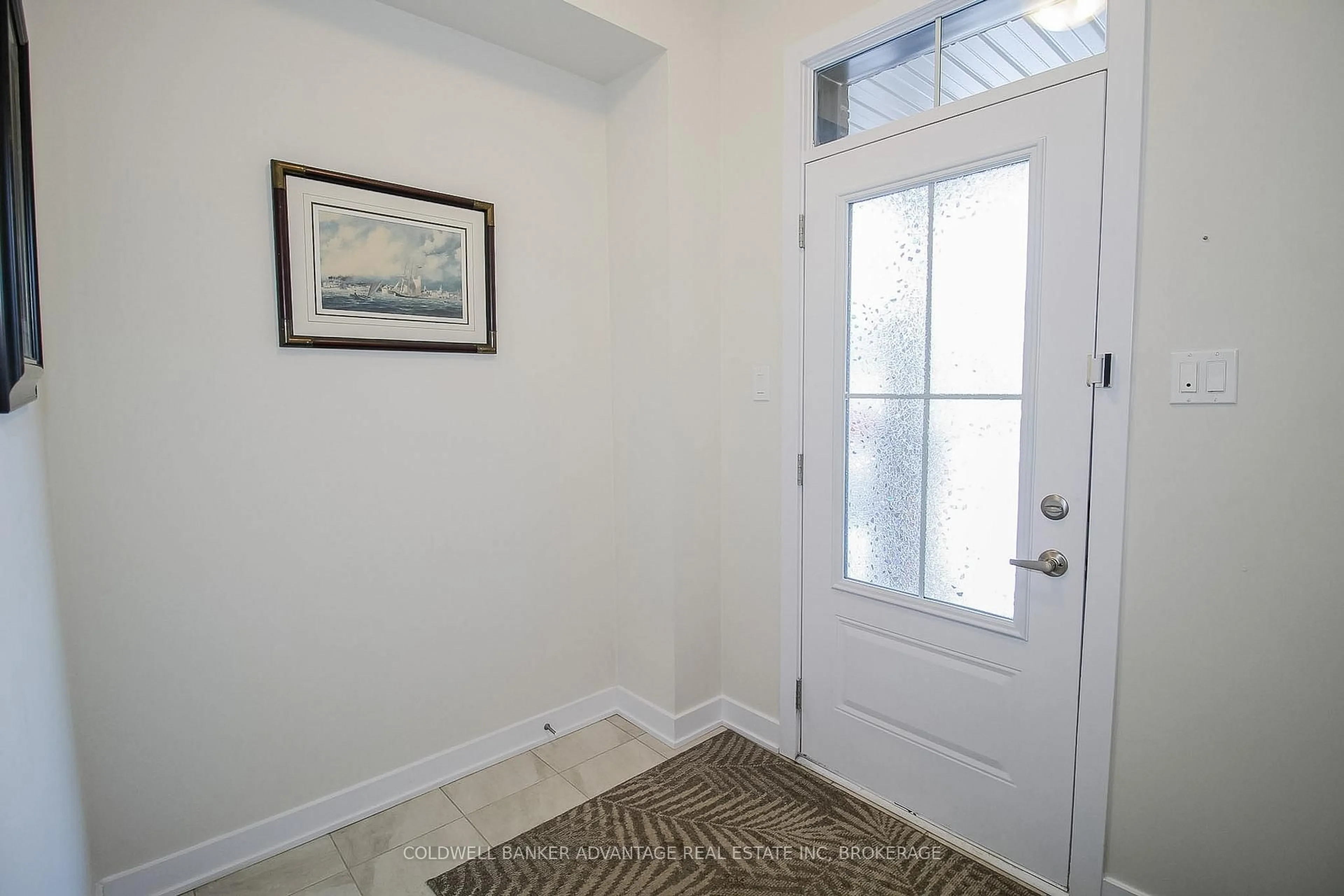 Indoor entryway for 77 Keelson St, Welland Ontario L3B 0M4