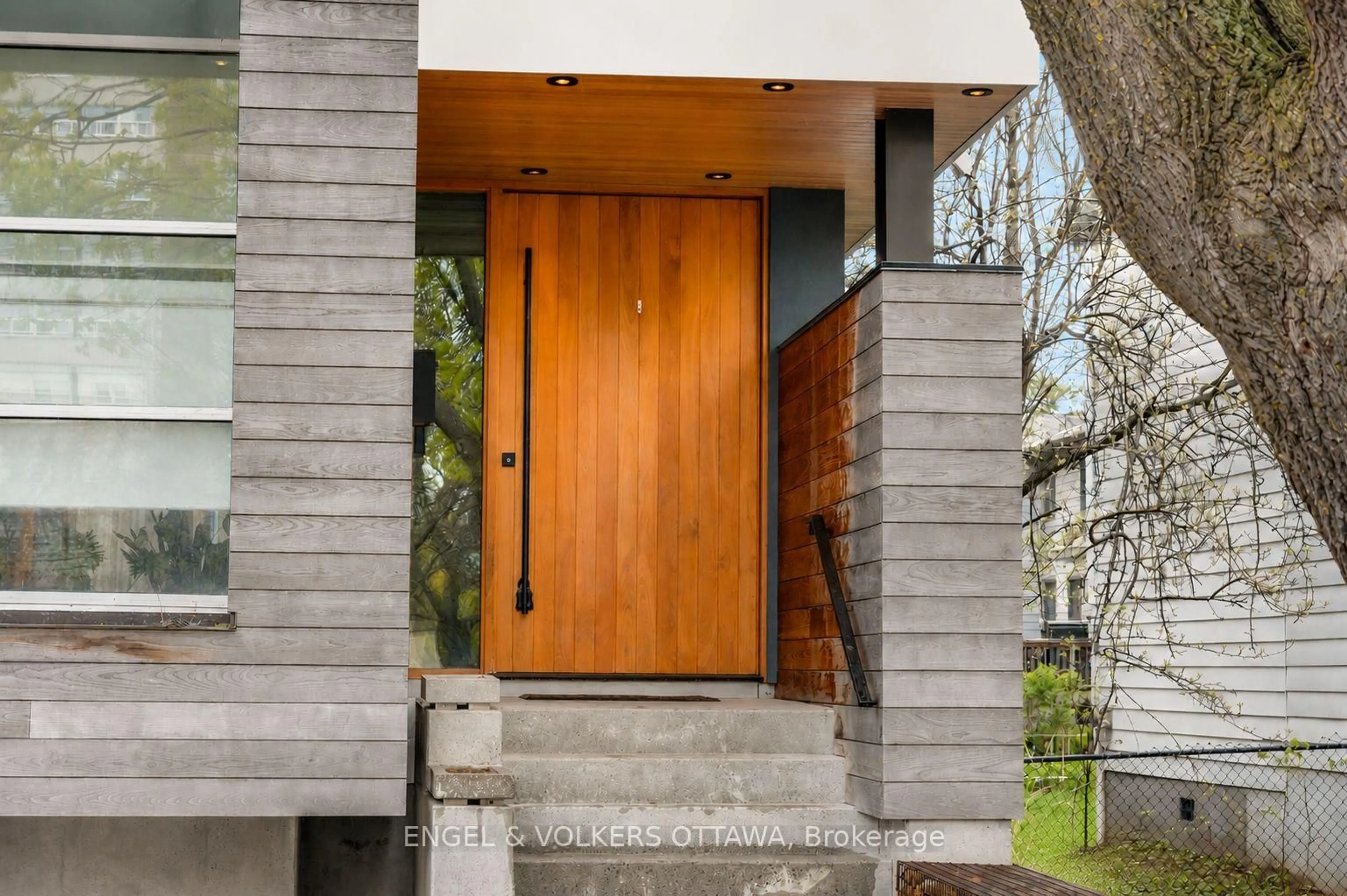 Unknown for 608 Byron Ave, Ottawa Ontario K2A 0E5