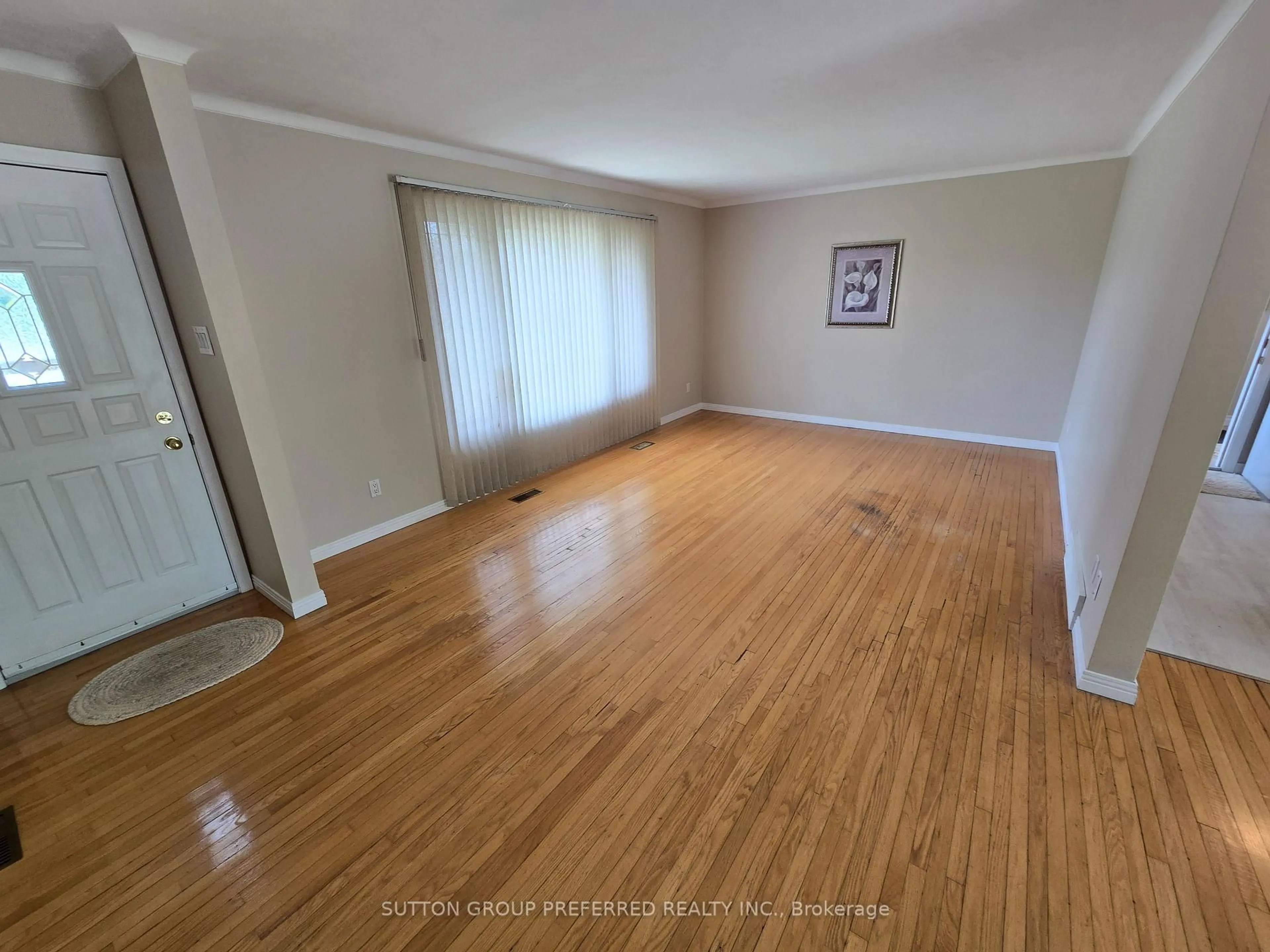 A pic of a room for 17 Agincourt Pl, London South Ontario N5Z 4E8