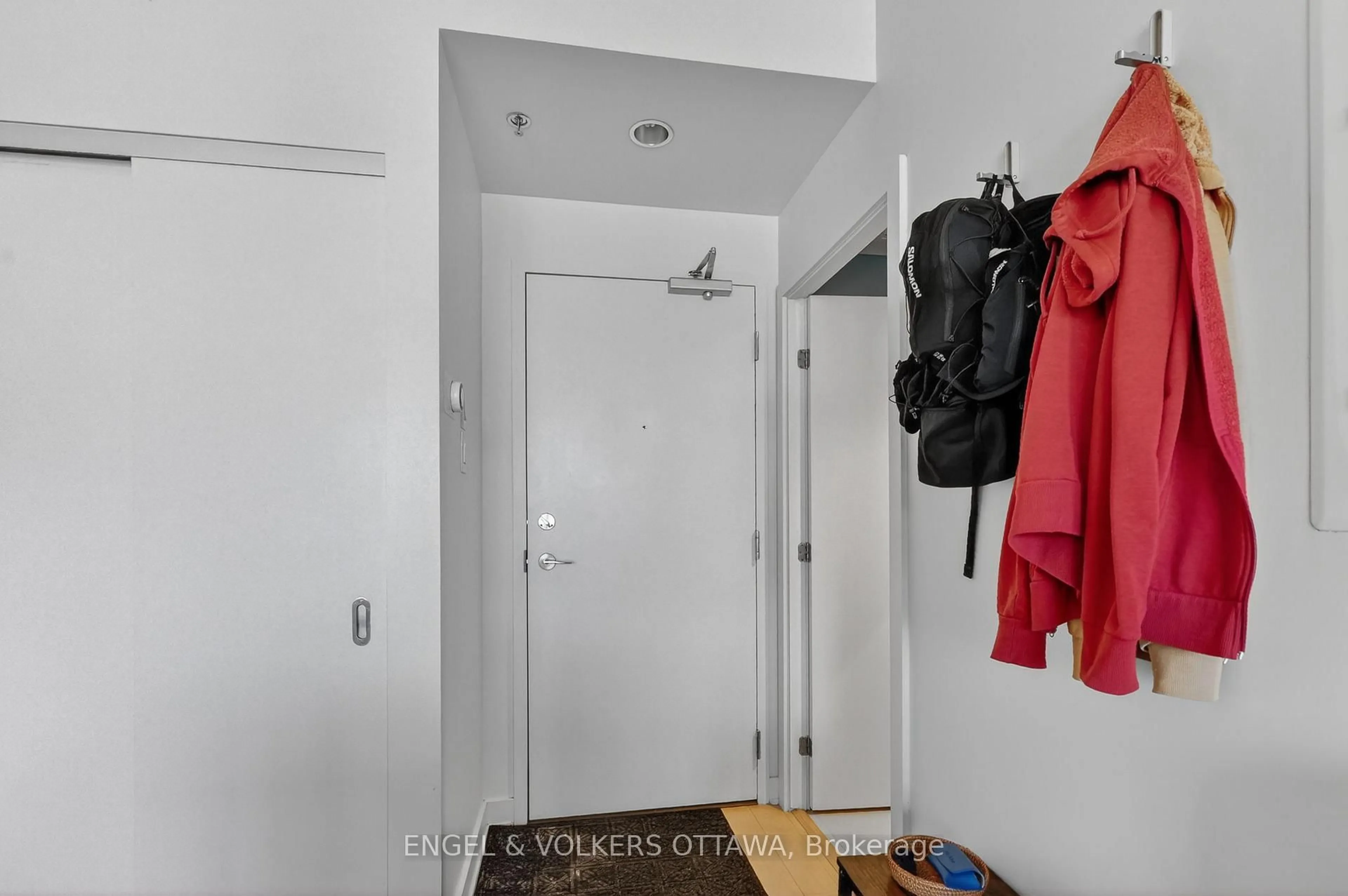 Indoor entryway for 340 McLeod St #935, Ottawa Ontario K2P 1A4