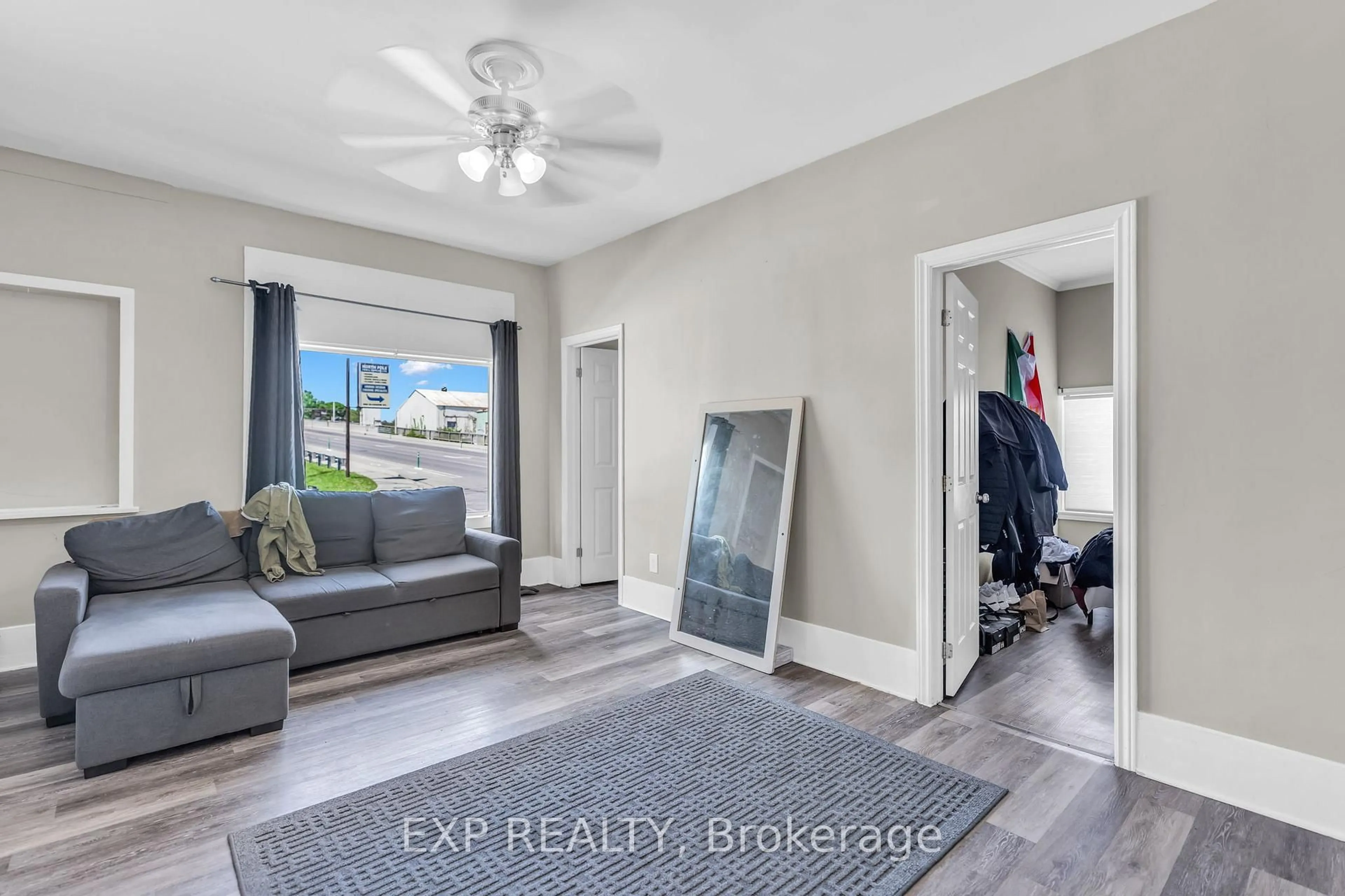 Unknown for 553 Quebec St, London East Ontario N5W 3Y9