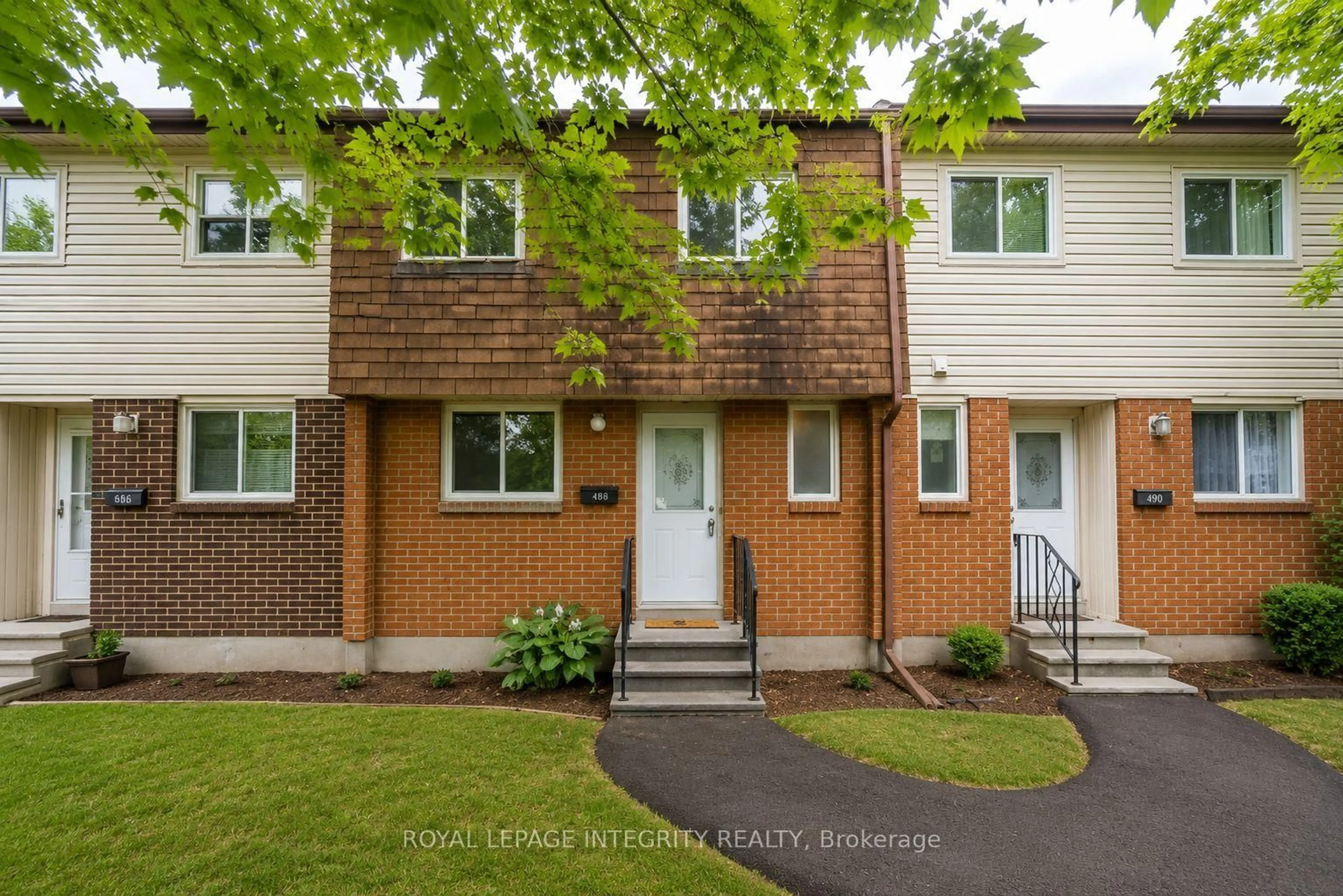 Unknown for 46 FORESTER Cres #B, Ottawa Ontario K2H 8Y4
