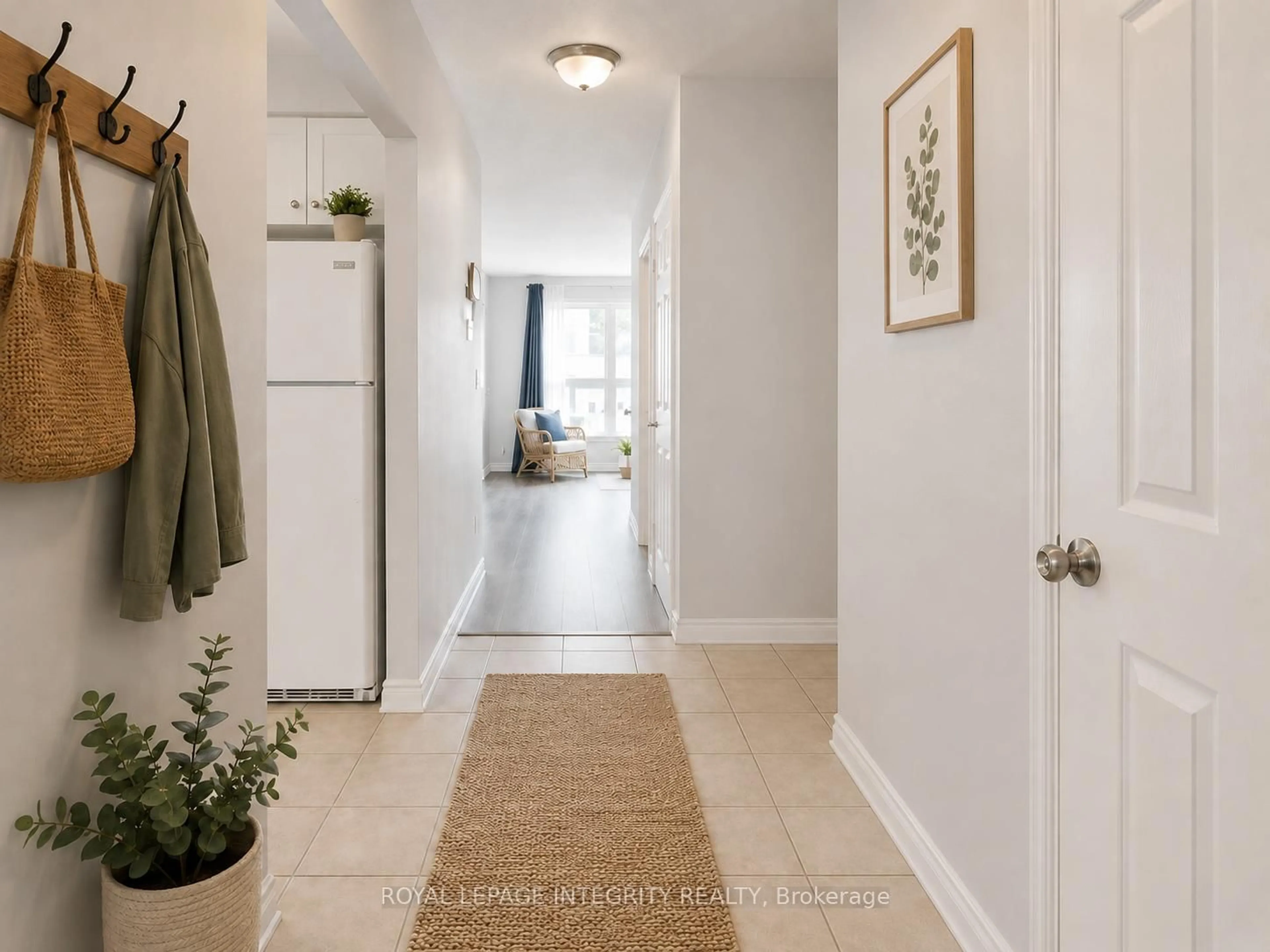 Indoor entryway for 46 FORESTER Cres #B, Ottawa Ontario K2H 8Y4