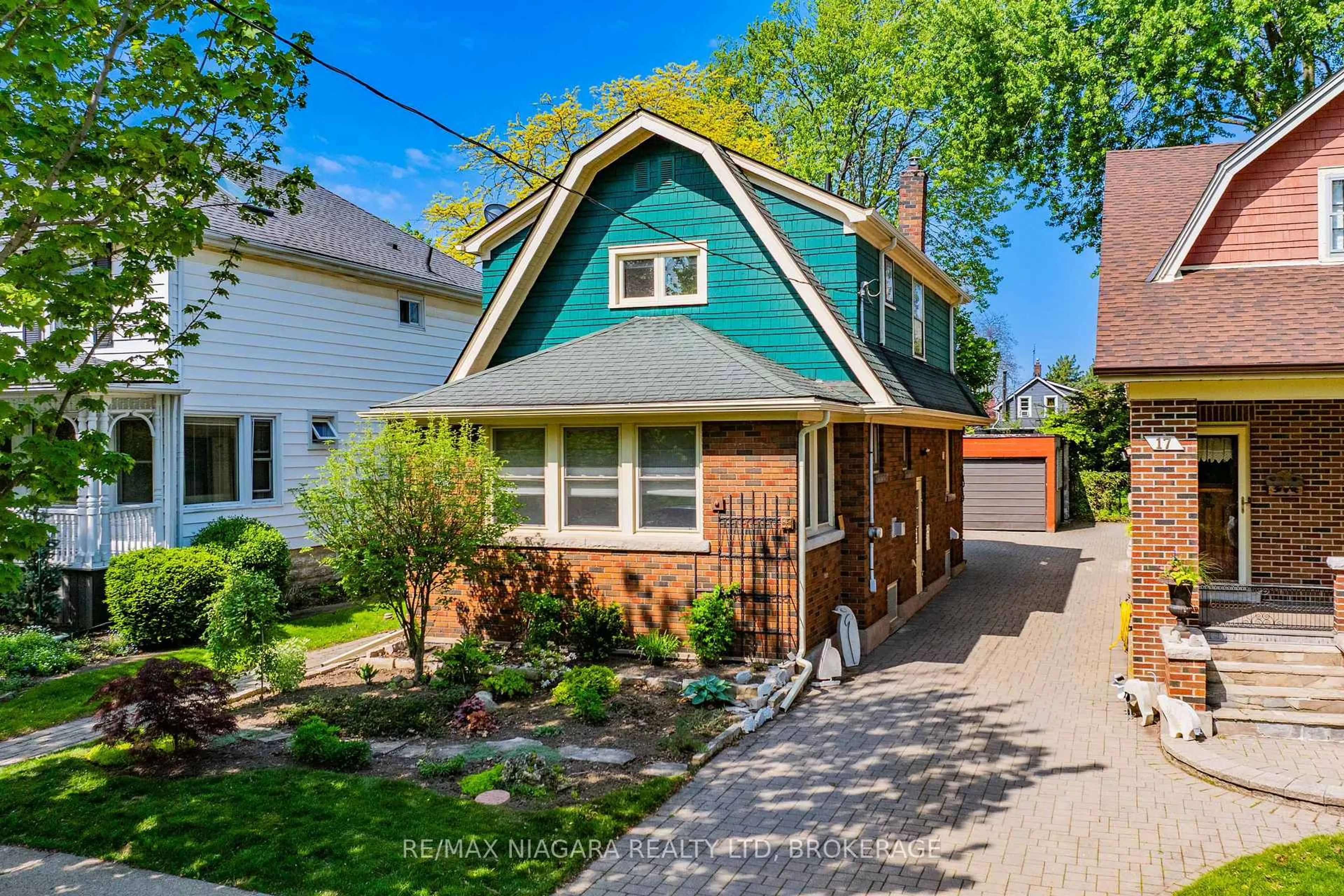 Home with brick exterior material, street for 15 1/2 Wolesley Ave, St. Catharines Ontario L2R 4T4