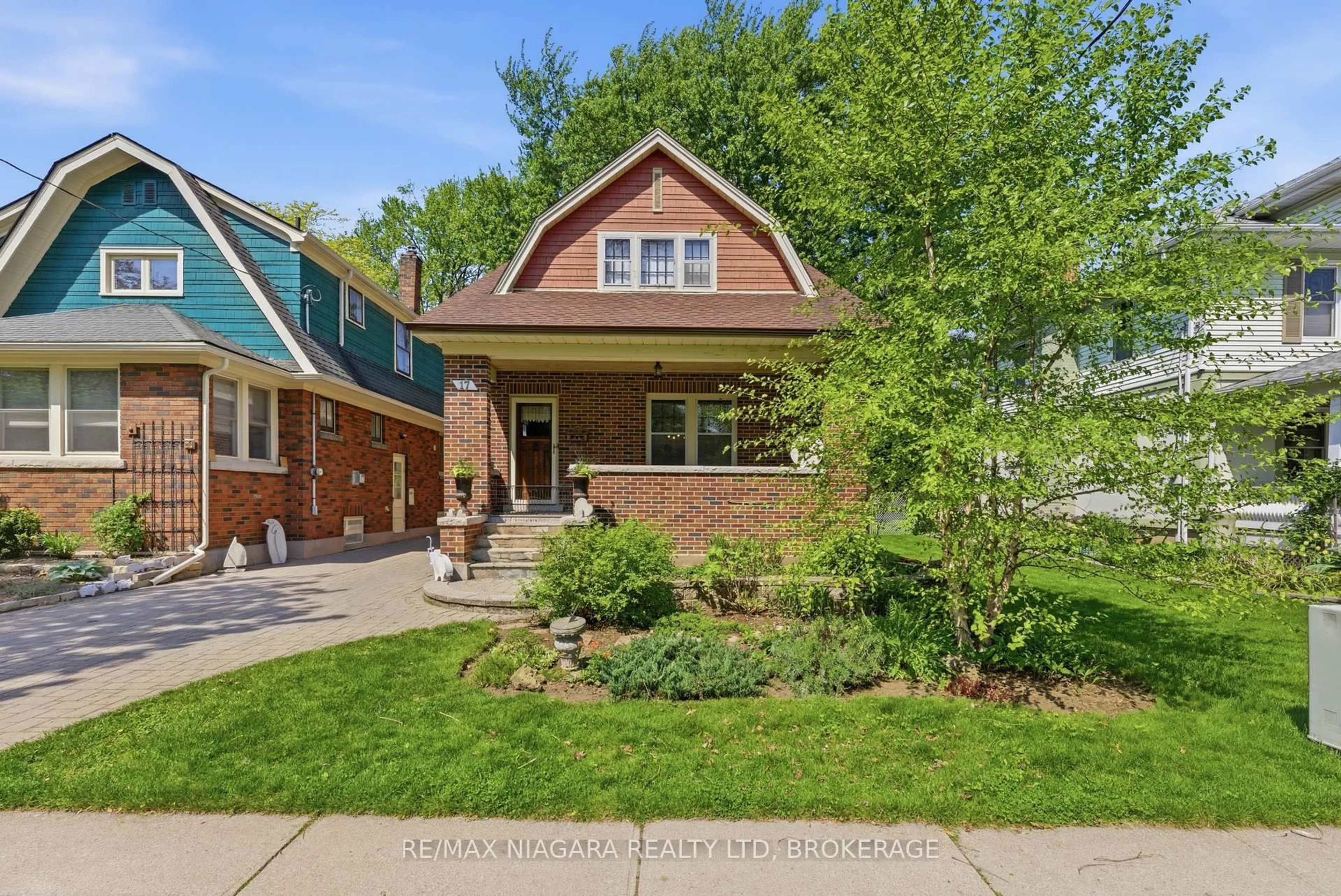 Home with brick exterior material, street for 17 Wolseley Ave, St. Catharines Ontario L2R 4T4