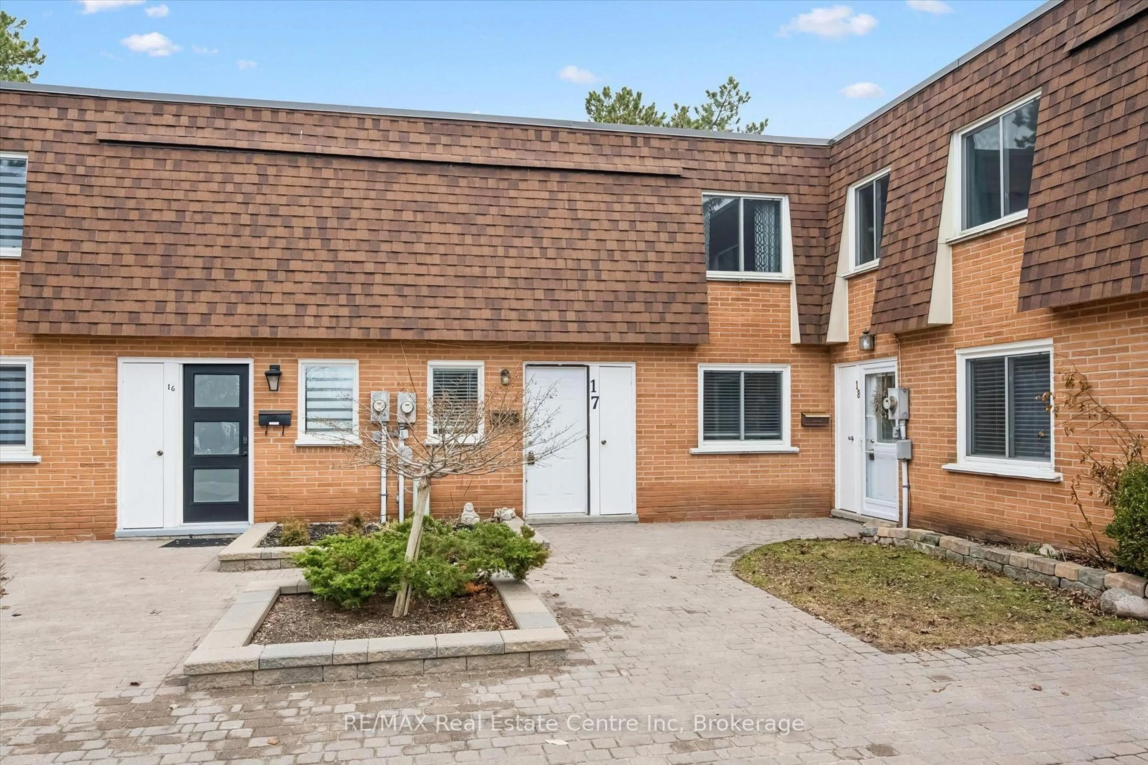 Unknown for 120 COUNTRY CLUB Dr #17, Guelph Ontario N1E 3K7