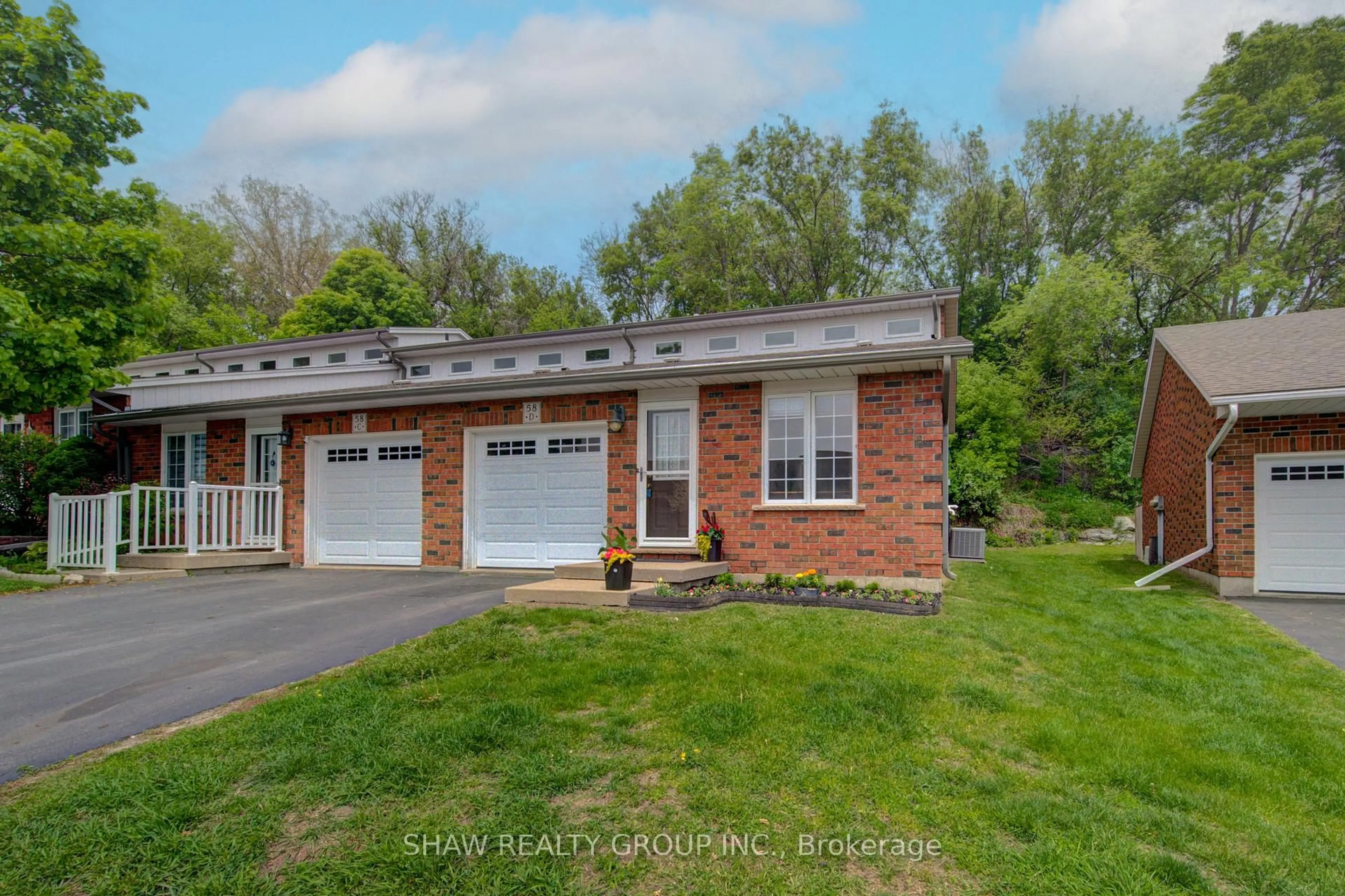 A pic from outside/outdoor area/front of a property/back of a property/a pic from drone, street for 58D Harris Ave, Brantford Ontario N3R 2E9