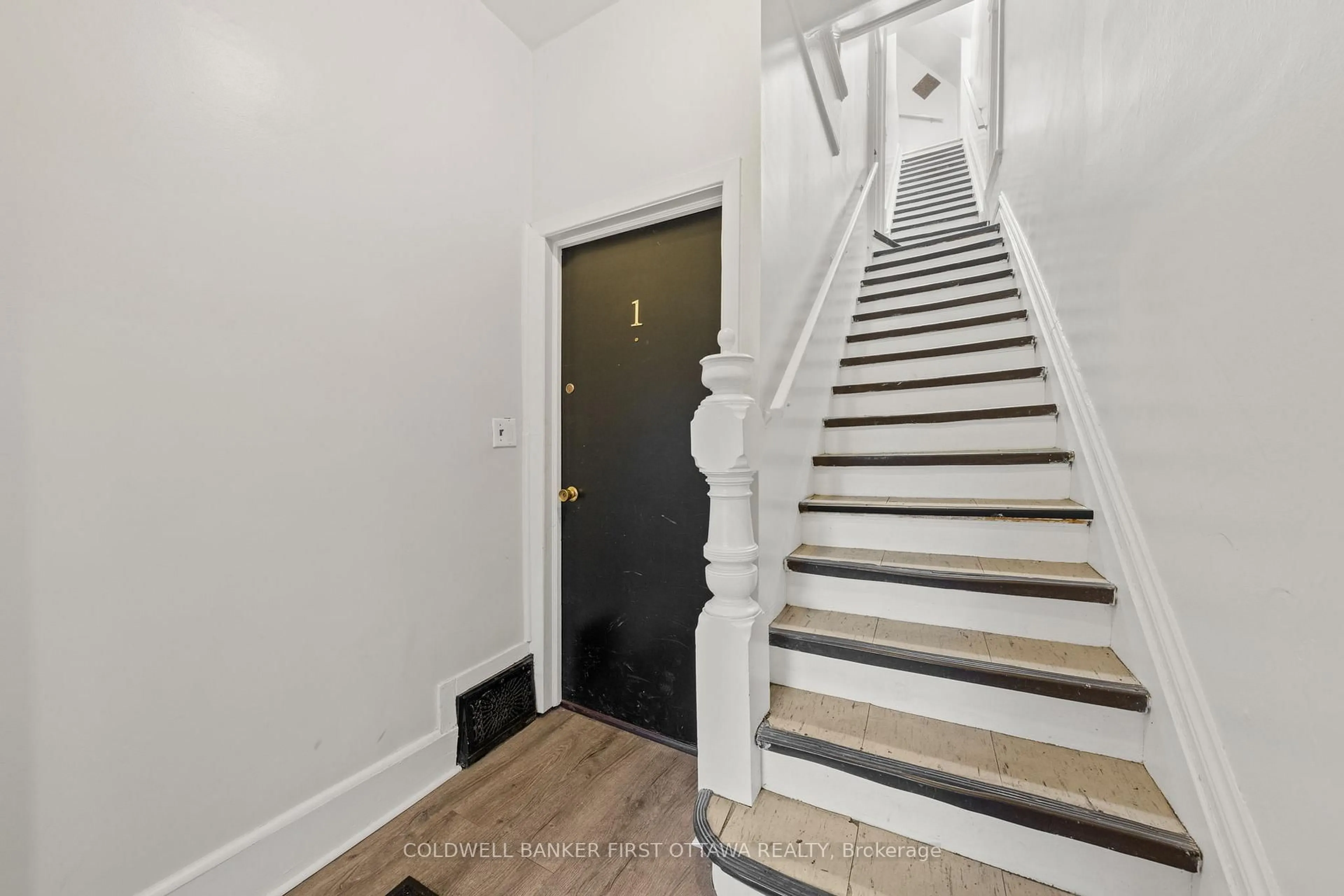 Unknown for 277 Arlington Ave, Ottawa Ontario K1R 5T1
