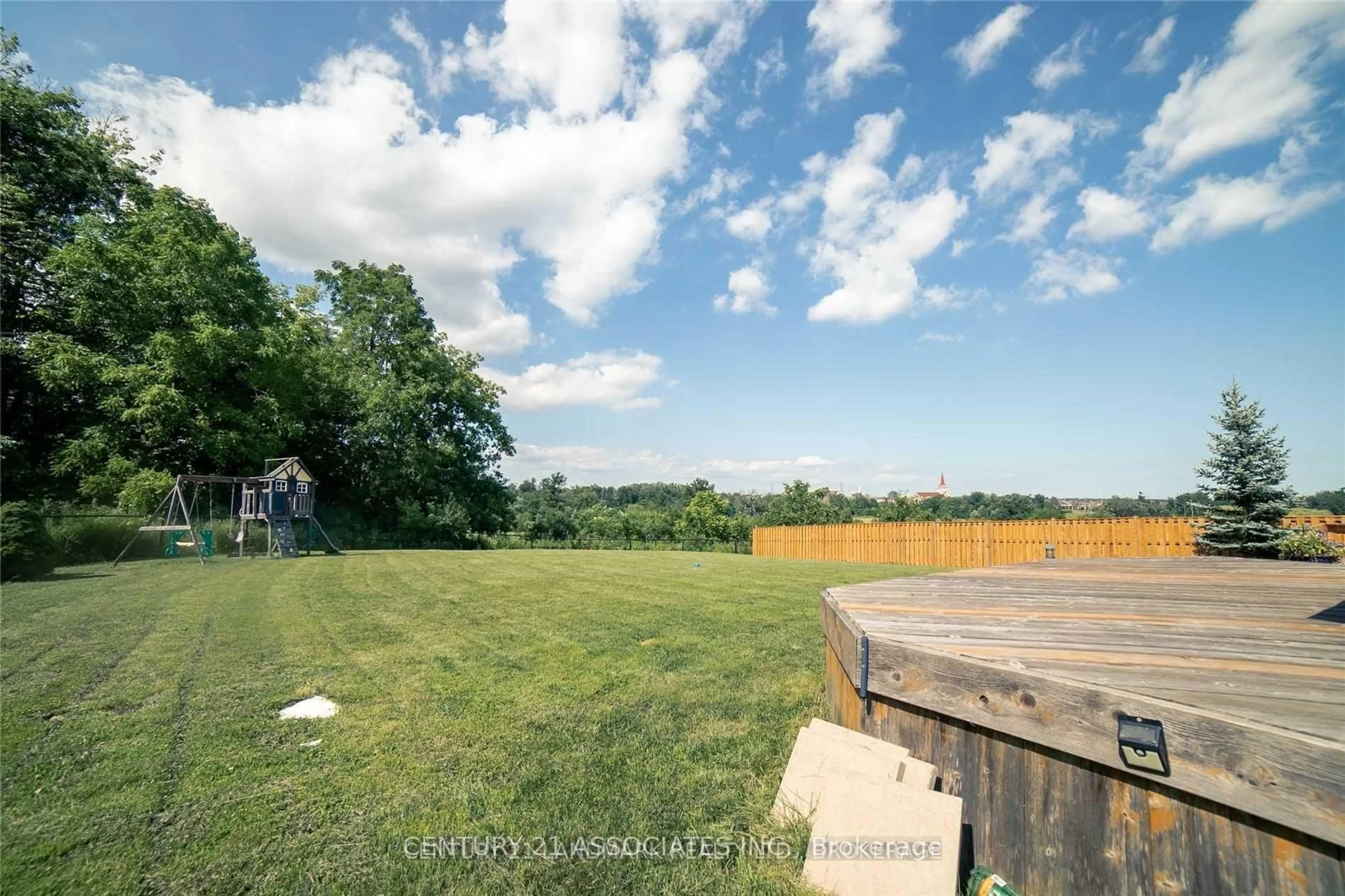 A pic from outside/outdoor area/front of a property/back of a property/a pic from drone, water/lake/river/ocean view for 2687 Baker Rd, Niagara Falls Ontario L2E 6S6