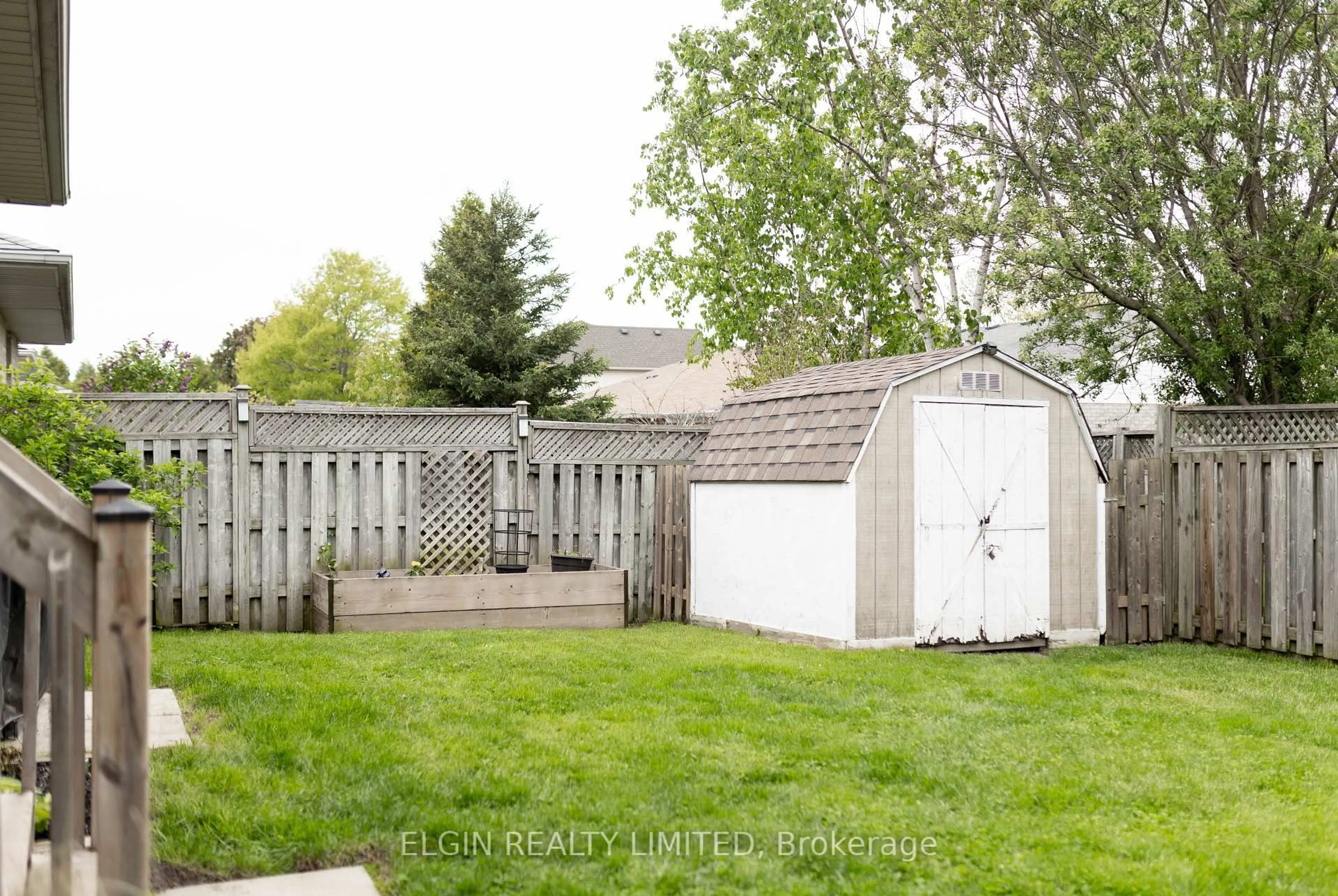 Shed for 629 HIghview Dr, St. Thomas Ontario N5H 3W3