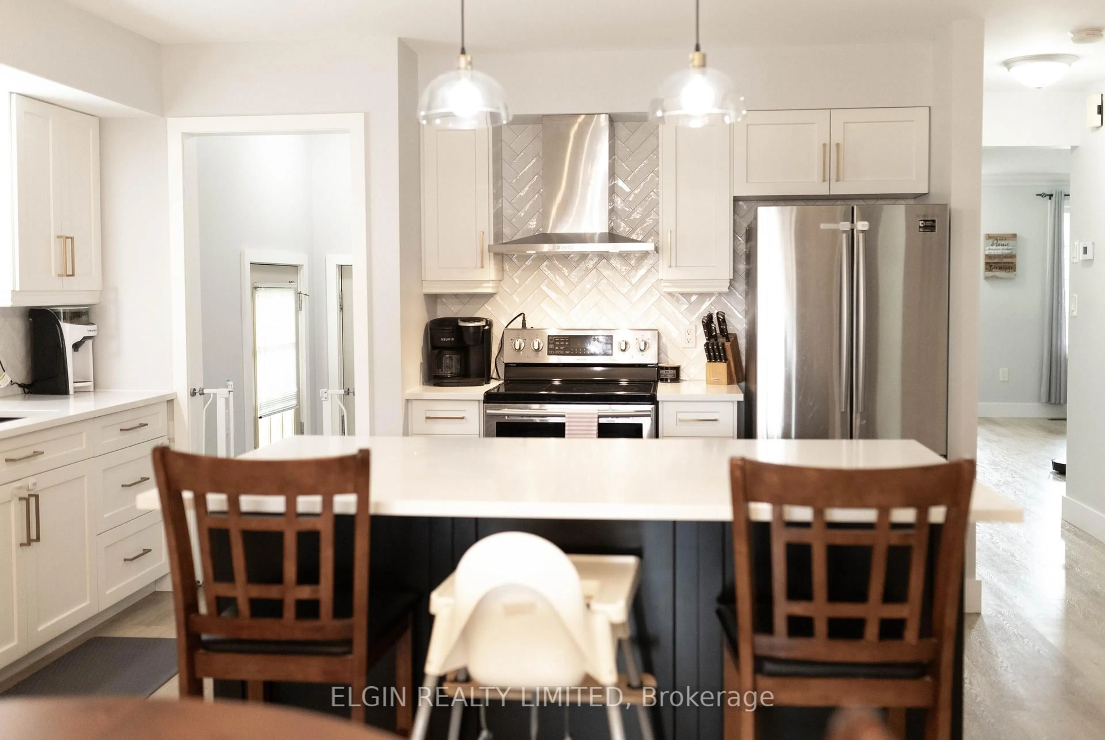 Open concept kitchen, ceramic/tile floor for 629 HIghview Dr, St. Thomas Ontario N5H 3W3