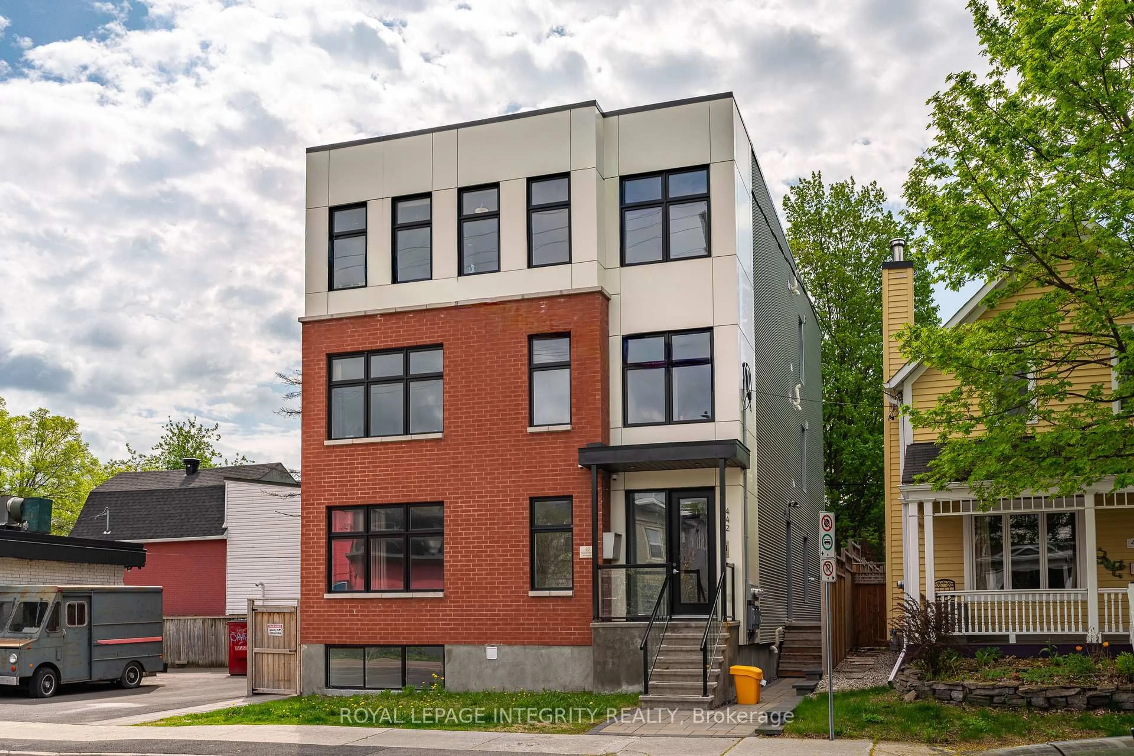 Home with brick exterior material, street for 442 SUNNYSIDE Ave, Ottawa Ontario K1S 0S9