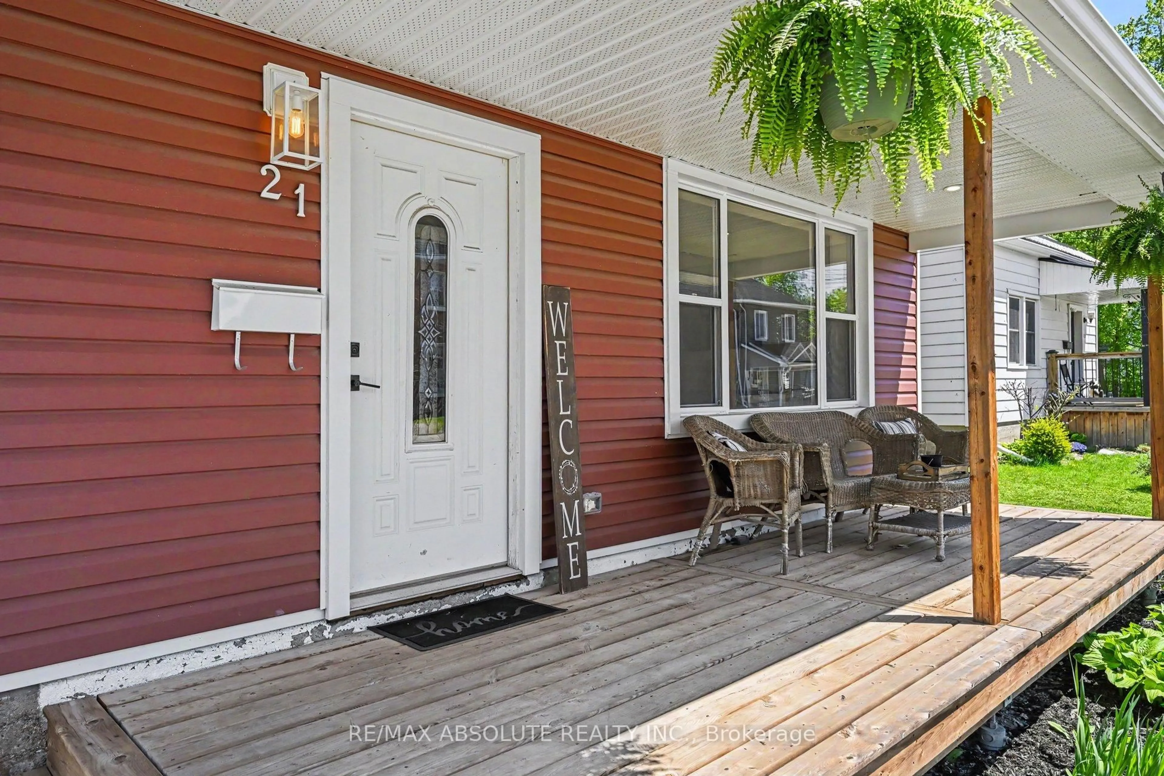 Unknown for 21 Bank St, Renfrew Ontario K7V 2E1