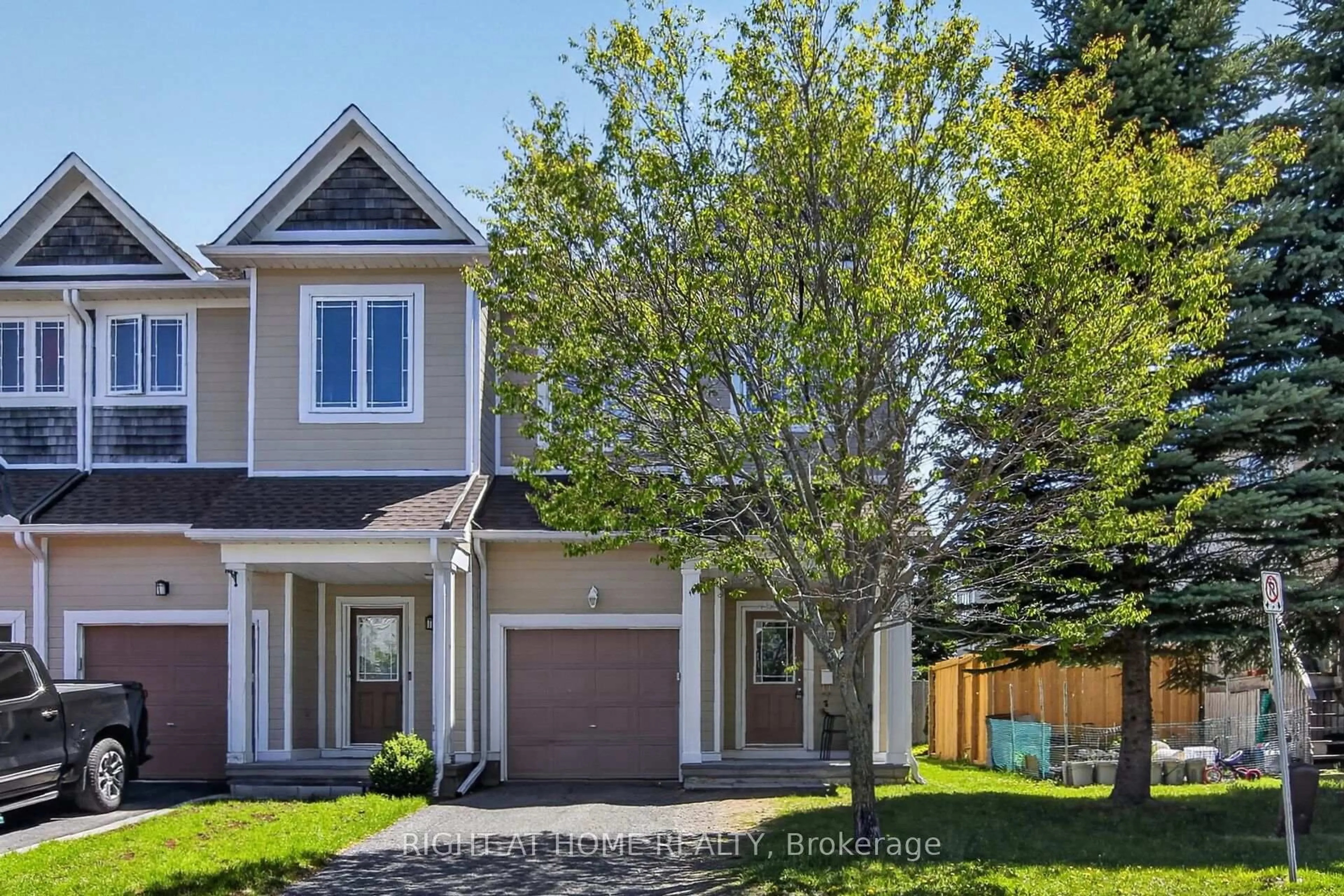 Unknown for 207 Catamount Crt, Ottawa Ontario K2M 0A8