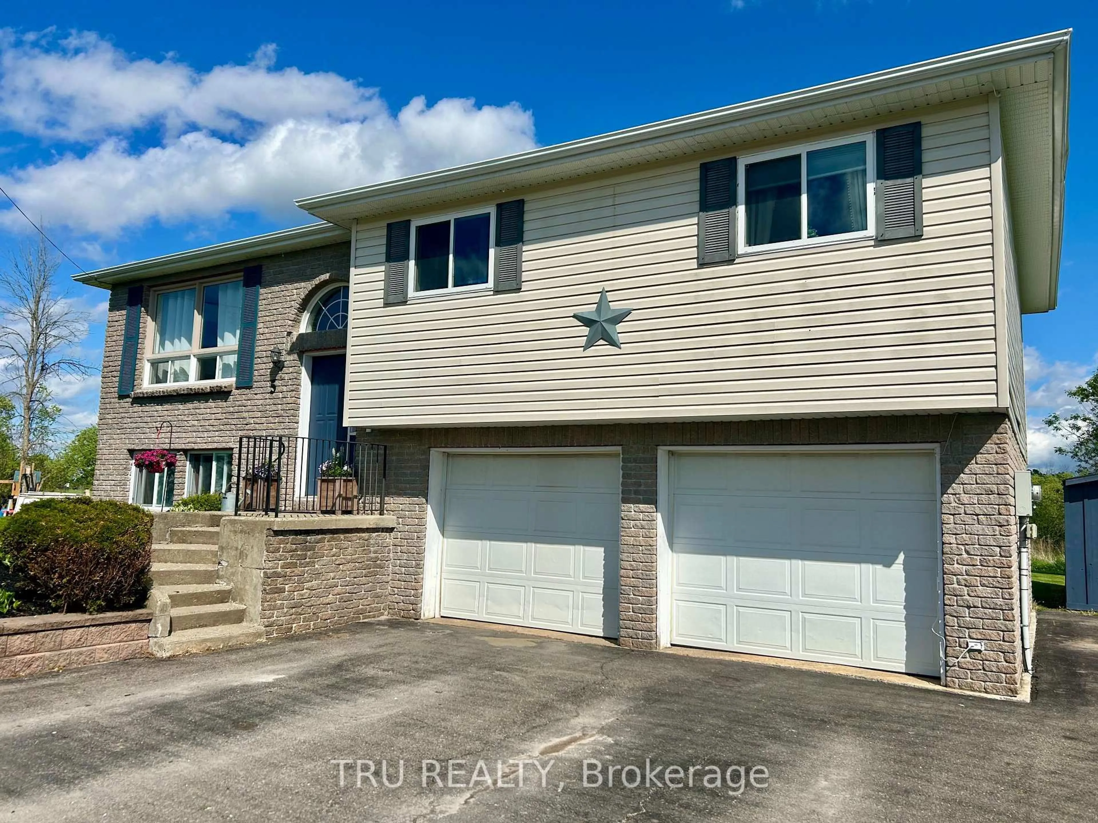 Home with vinyl exterior material, street for 5 Brookview Cres, Athens Ontario K0E 1B0