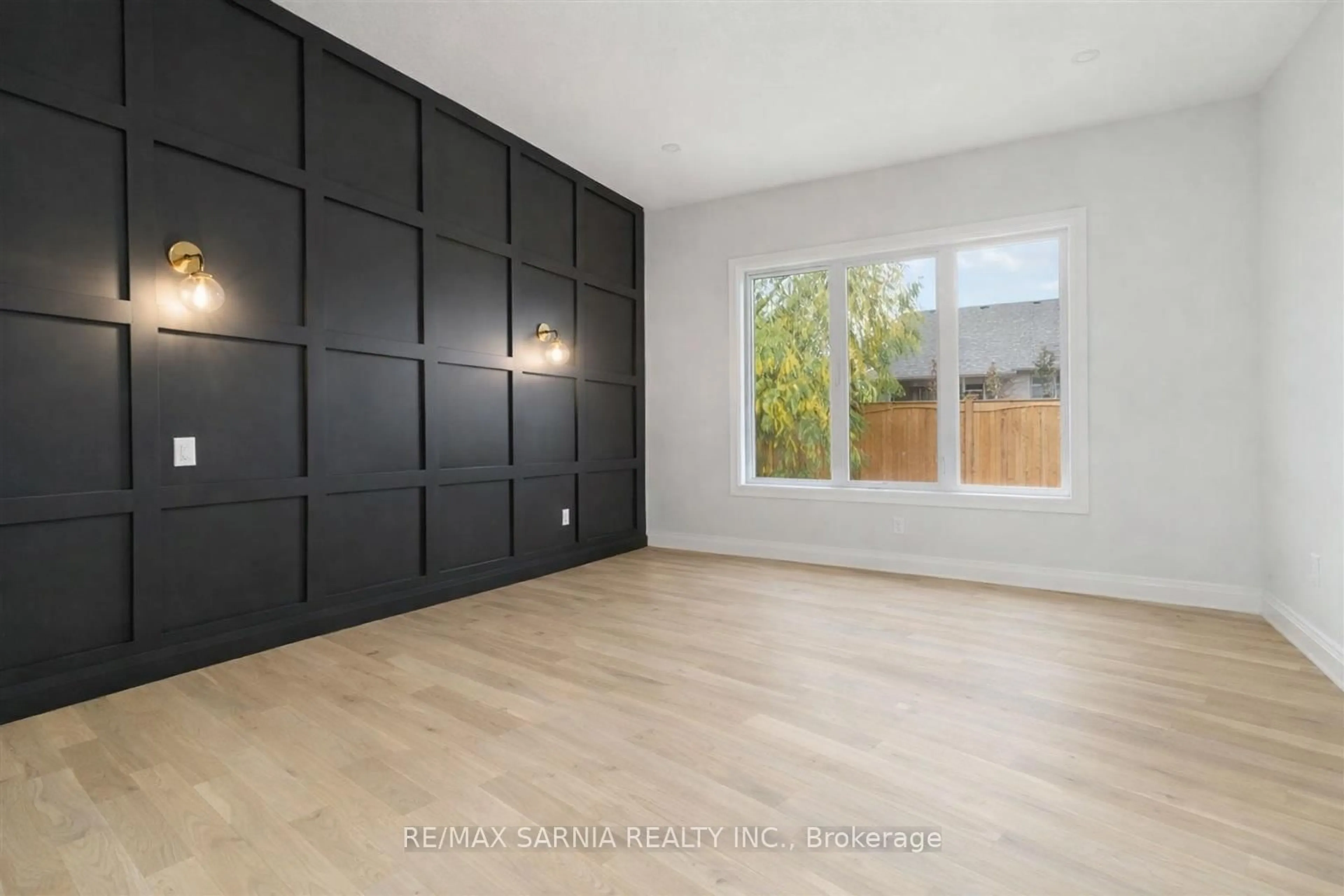 A pic of a room for 601 Sweetbay Cres, Sarnia Ontario N7S 0A8