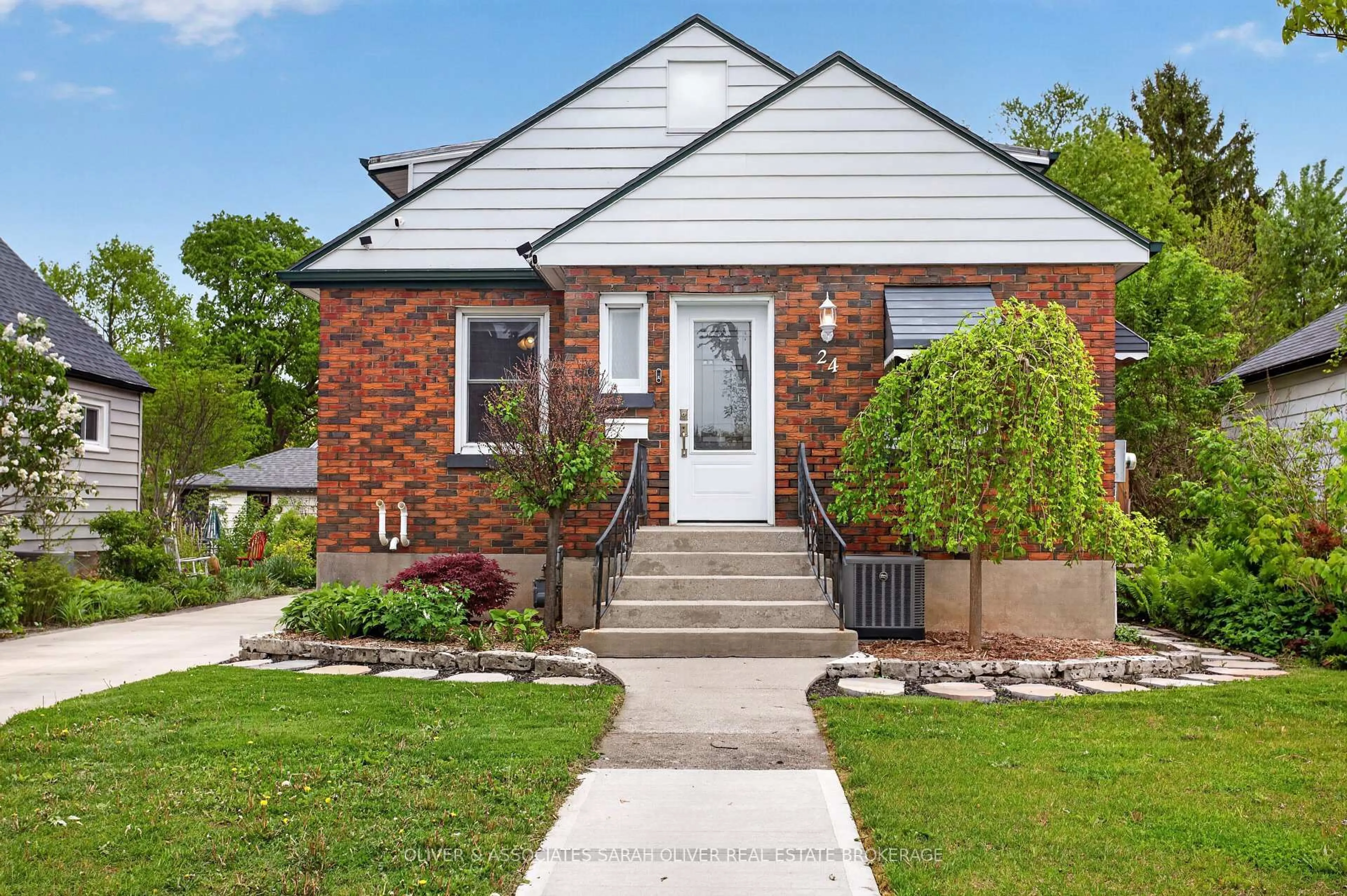 Home with brick exterior material, street for 24 Third Ave, St. Thomas Ontario N5R 4J9