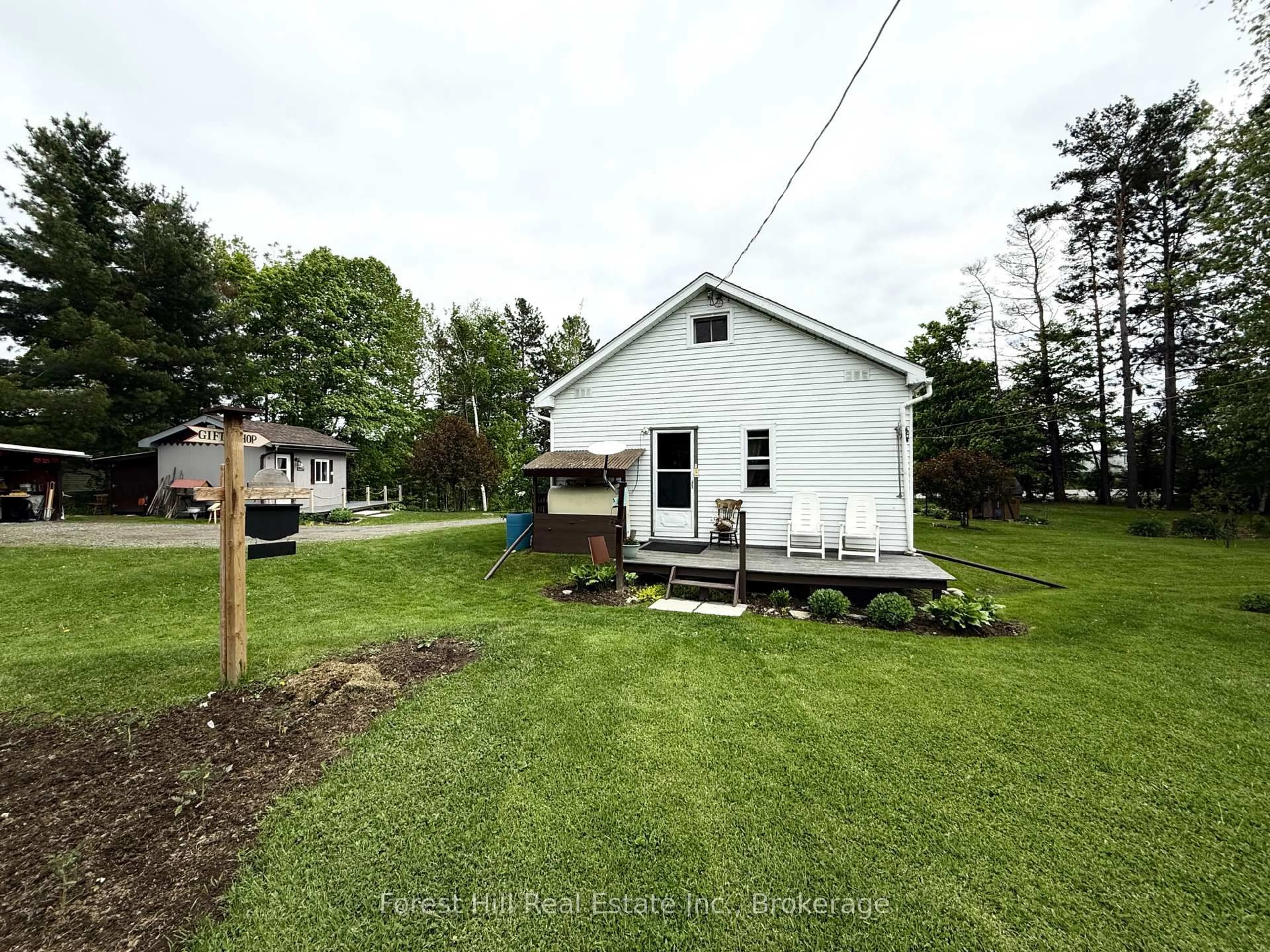 Unknown for 11588 Highway 522, Parry Sound Remote Area Ontario P0H 1Y0